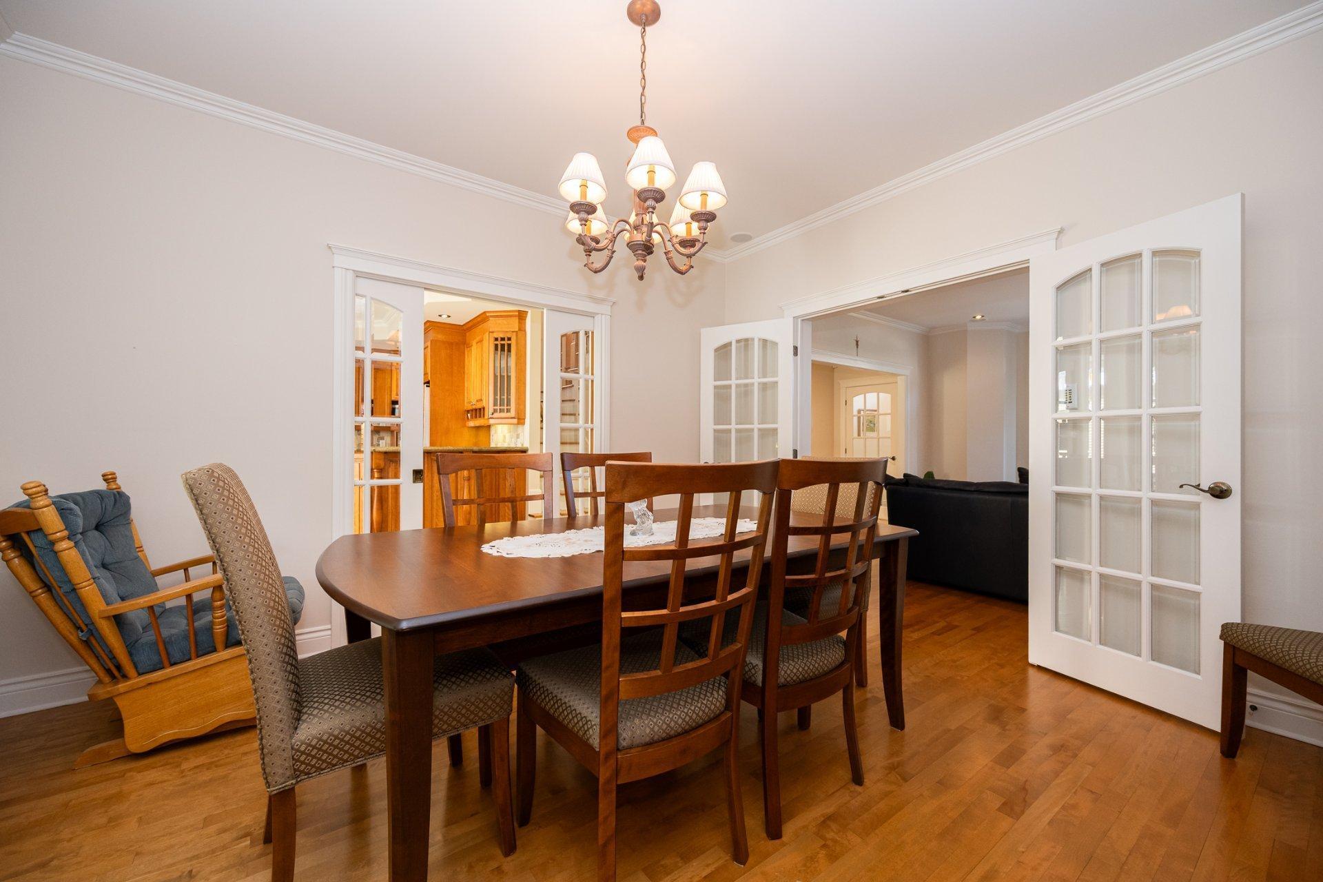 









4402


Rue Martin-Plouffe

,
Laval (Chomedey),




QC
H7W5L9

