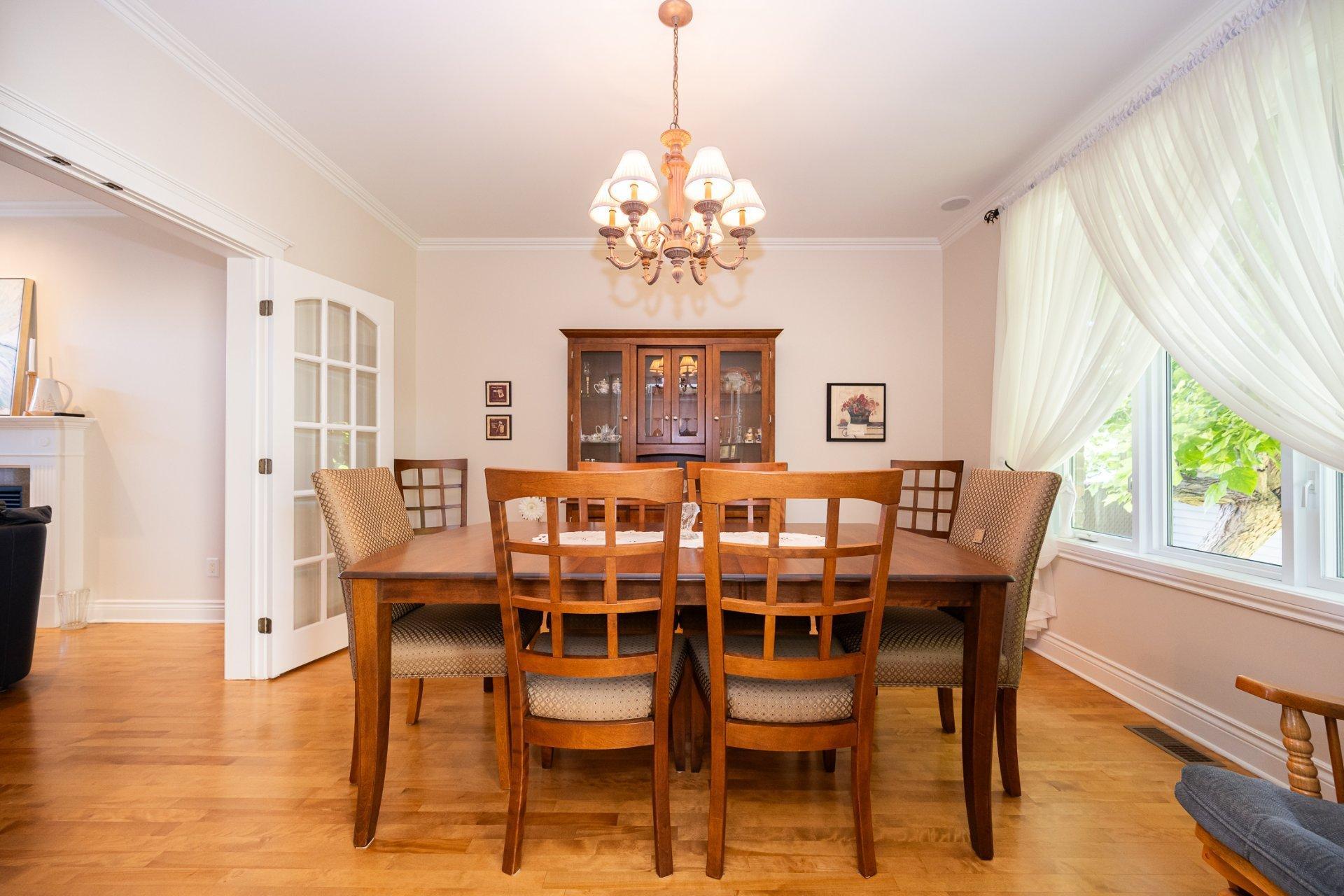 









4402


Rue Martin-Plouffe

,
Laval (Chomedey),




QC
H7W5L9

