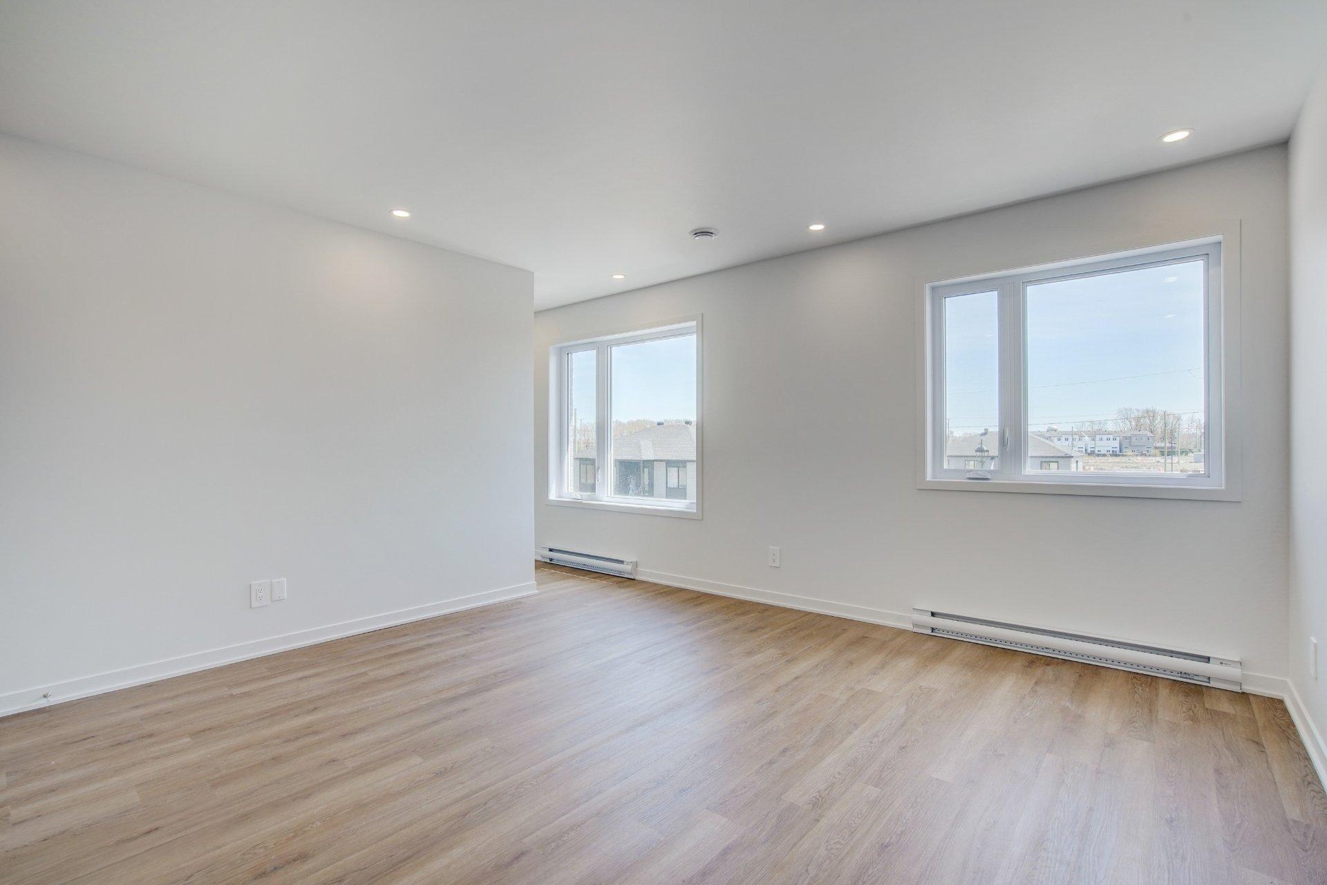 









68


Rue Lasselle

, B,
Huntingdon,




QC
J0S1H0

