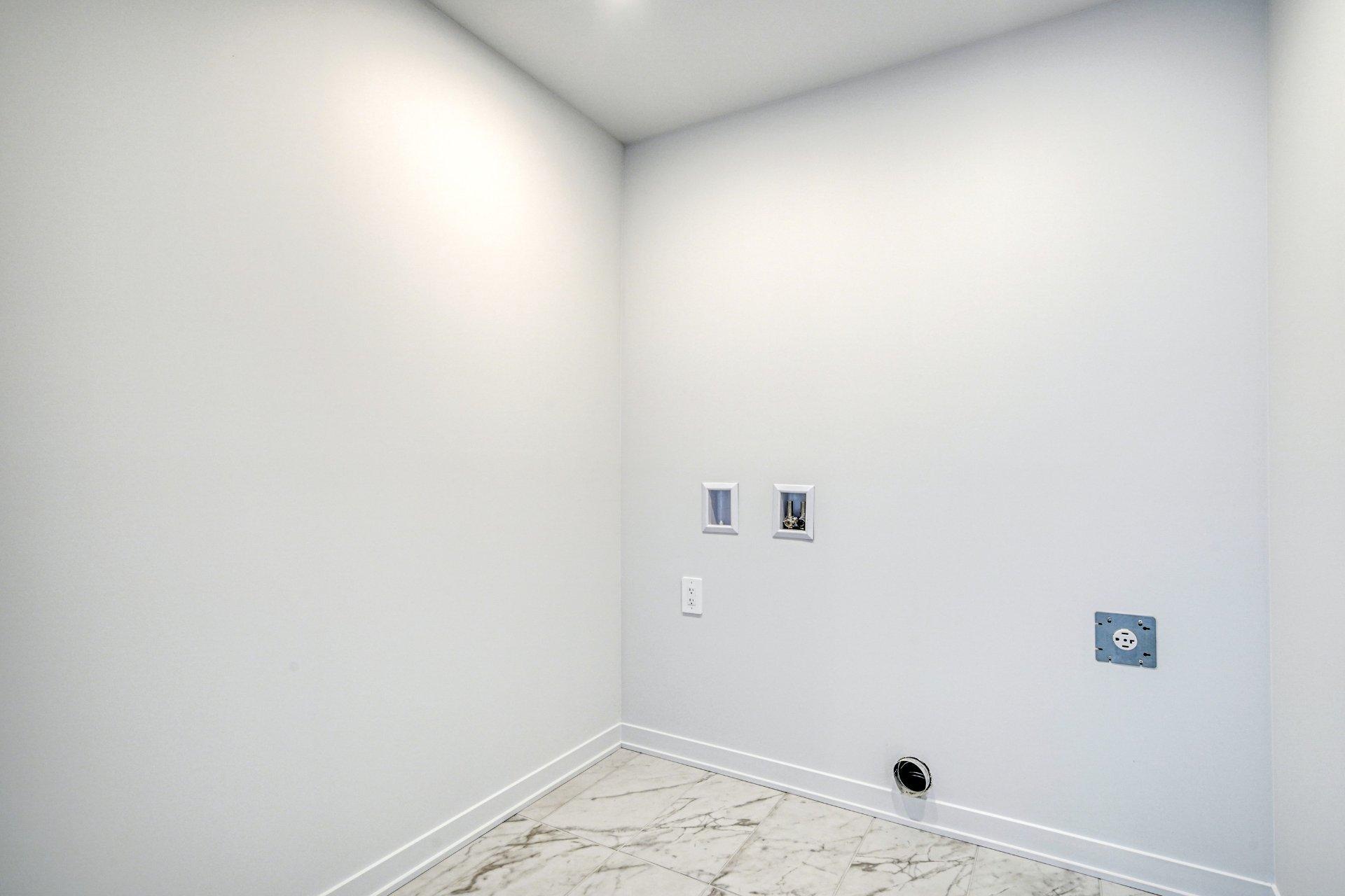 









68


Rue Lasselle

, B,
Huntingdon,




QC
J0S1H0

