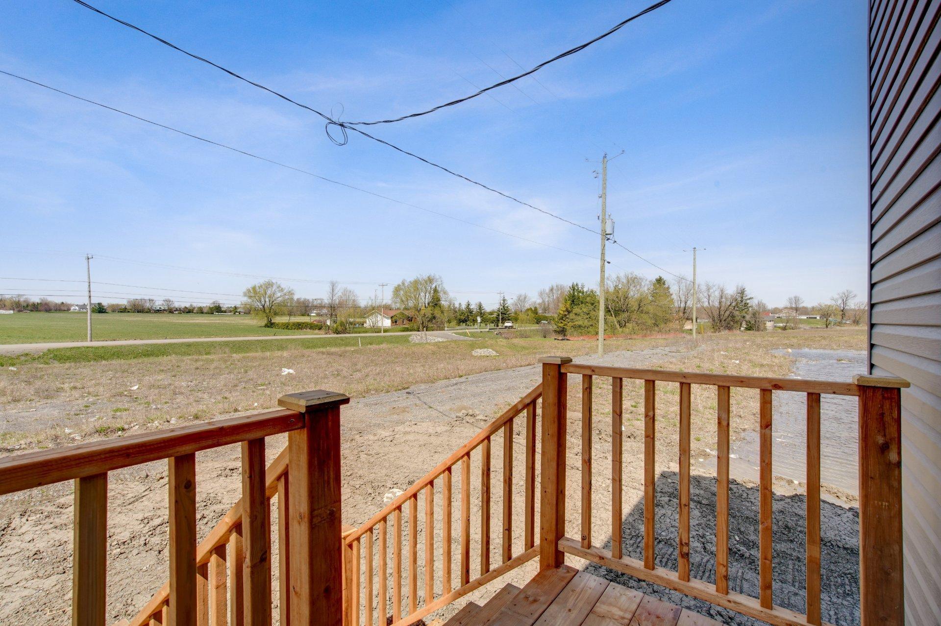 









68


Rue Lasselle

, B,
Huntingdon,




QC
J0S1H0

