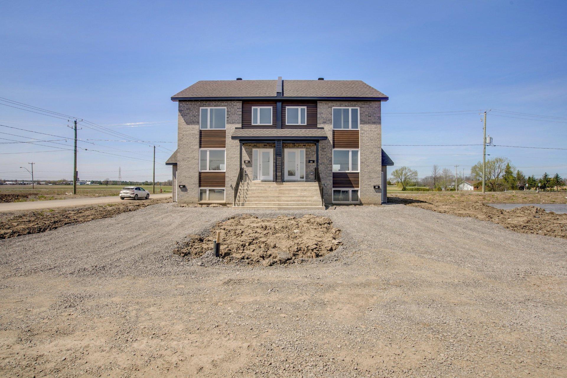 









68


Rue Lasselle

, B,
Huntingdon,




QC
J0S1H0

