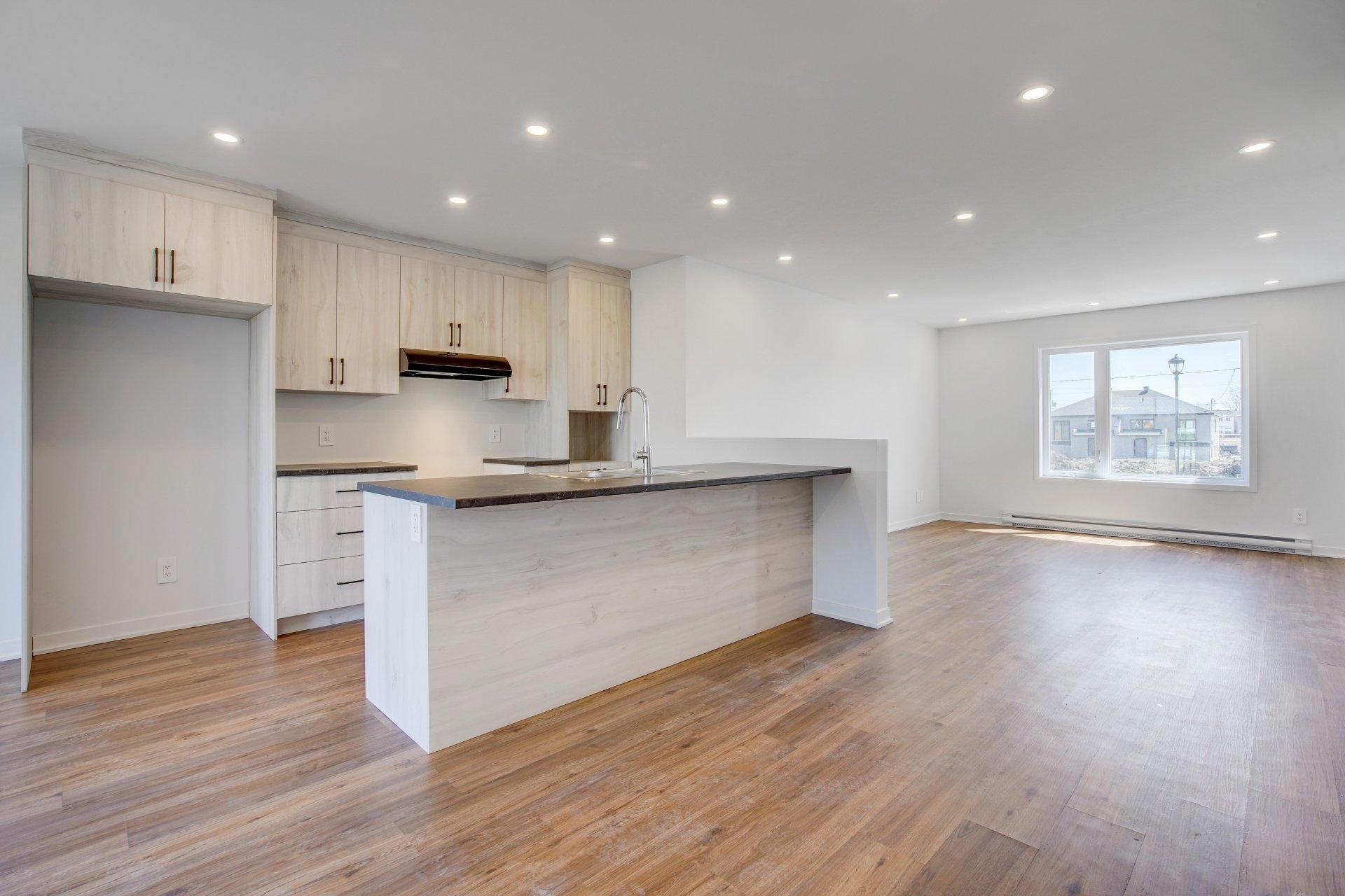









68


Rue Lasselle

, B,
Huntingdon,




QC
J0S1H0

