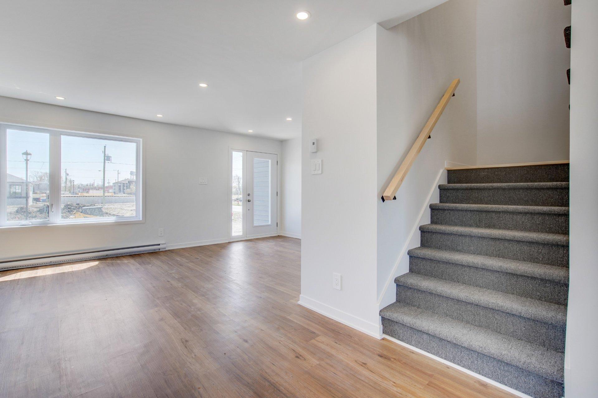 









68


Rue Lasselle

, B,
Huntingdon,




QC
J0S1H0

