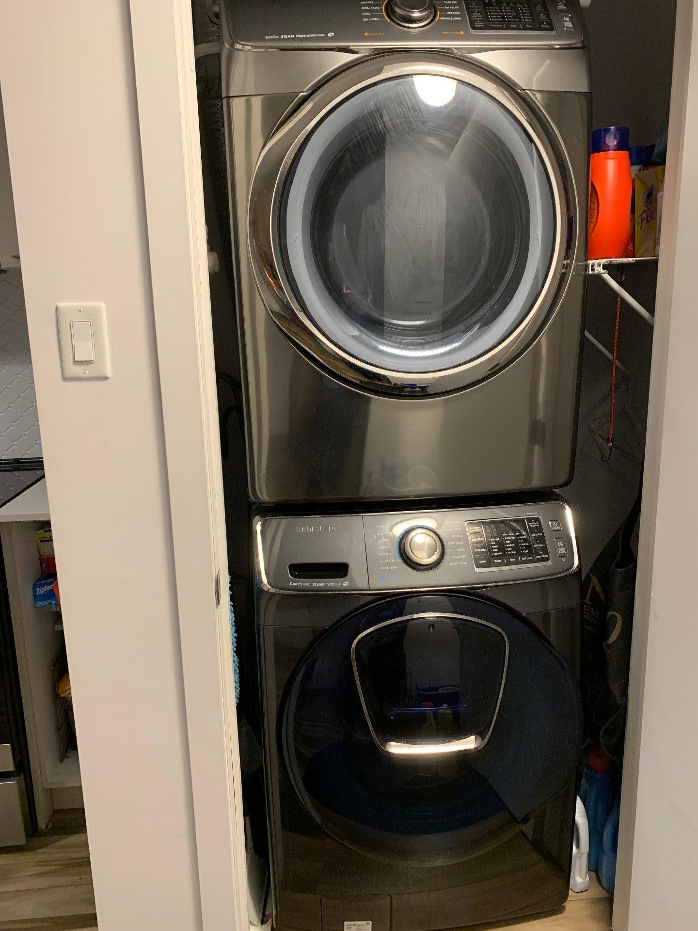 









4


Av. Donegani

, 105,
Pointe-Claire,




QC
H9R0C8

