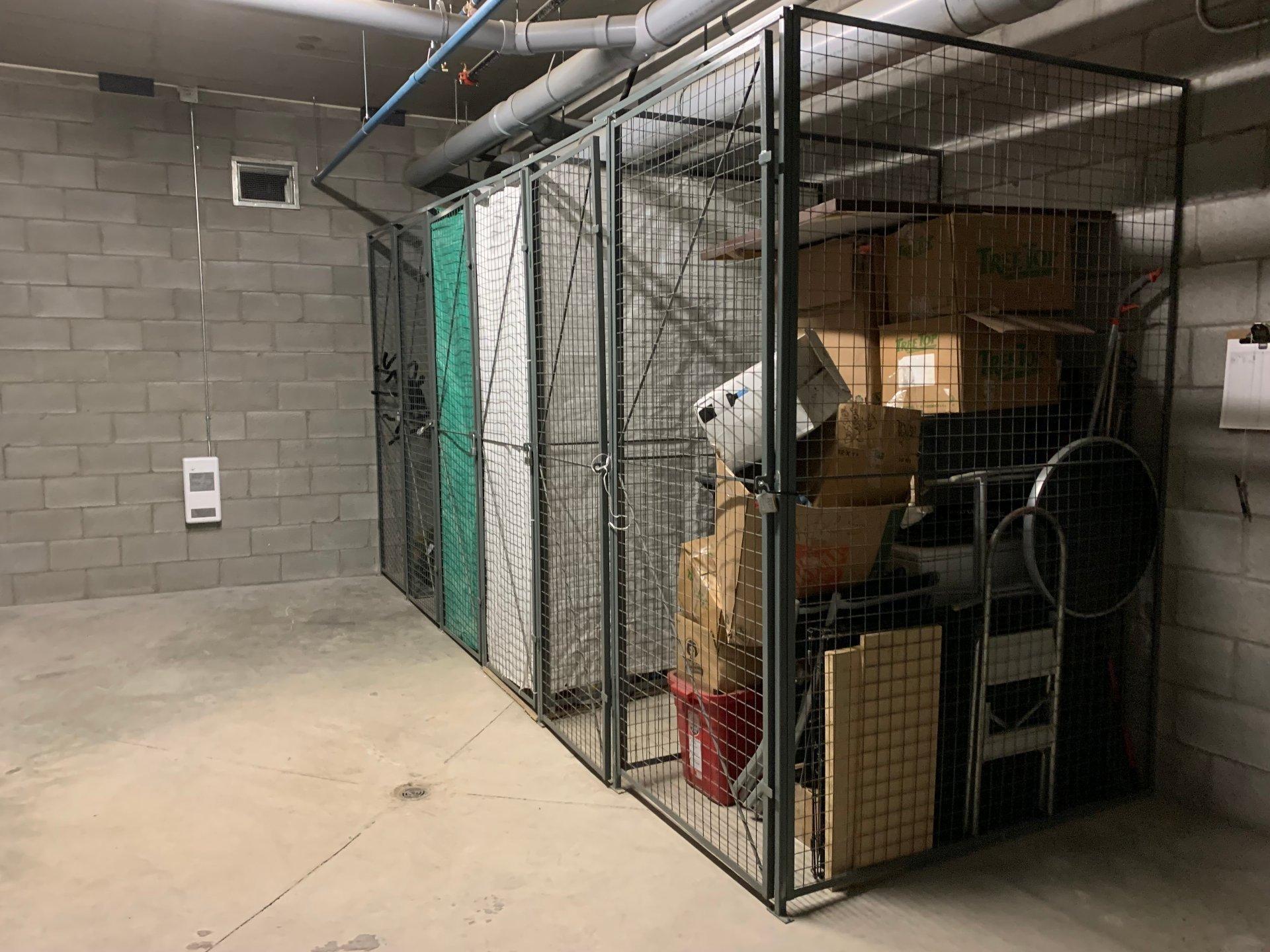 









4


Av. Donegani

, 105,
Pointe-Claire,




QC
H9R0C8

