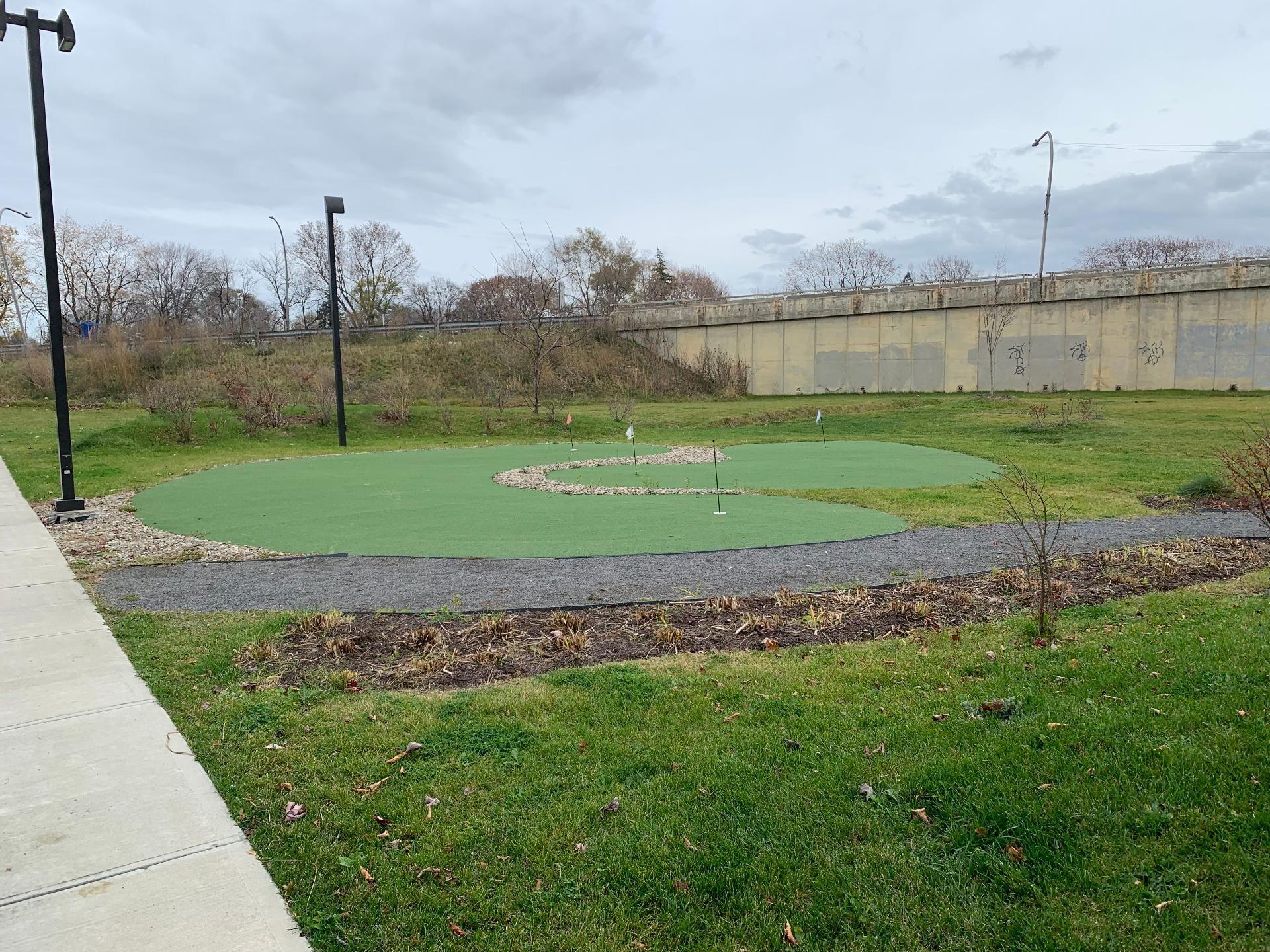 









4


Av. Donegani

, 105,
Pointe-Claire,




QC
H9R0C8

