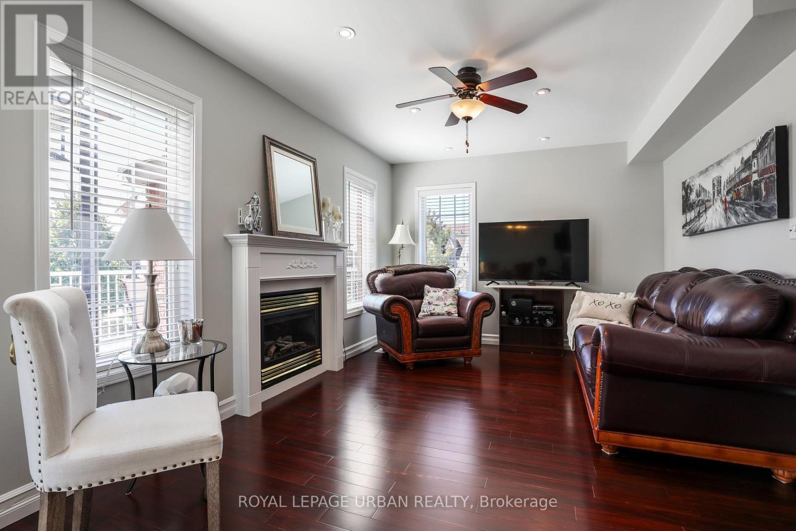 












1081 KESWICK COURT

,
Oshawa,




Ontario
L1K2V2

