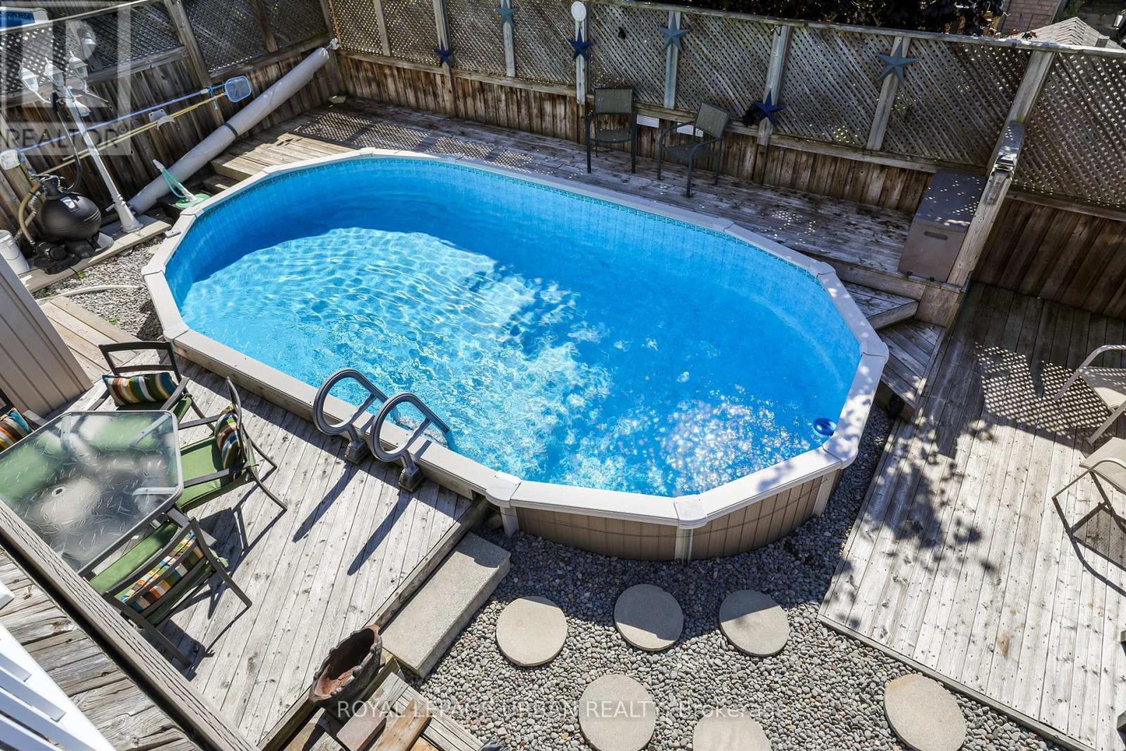 












1081 KESWICK COURT

,
Oshawa,




Ontario
L1K2V2

