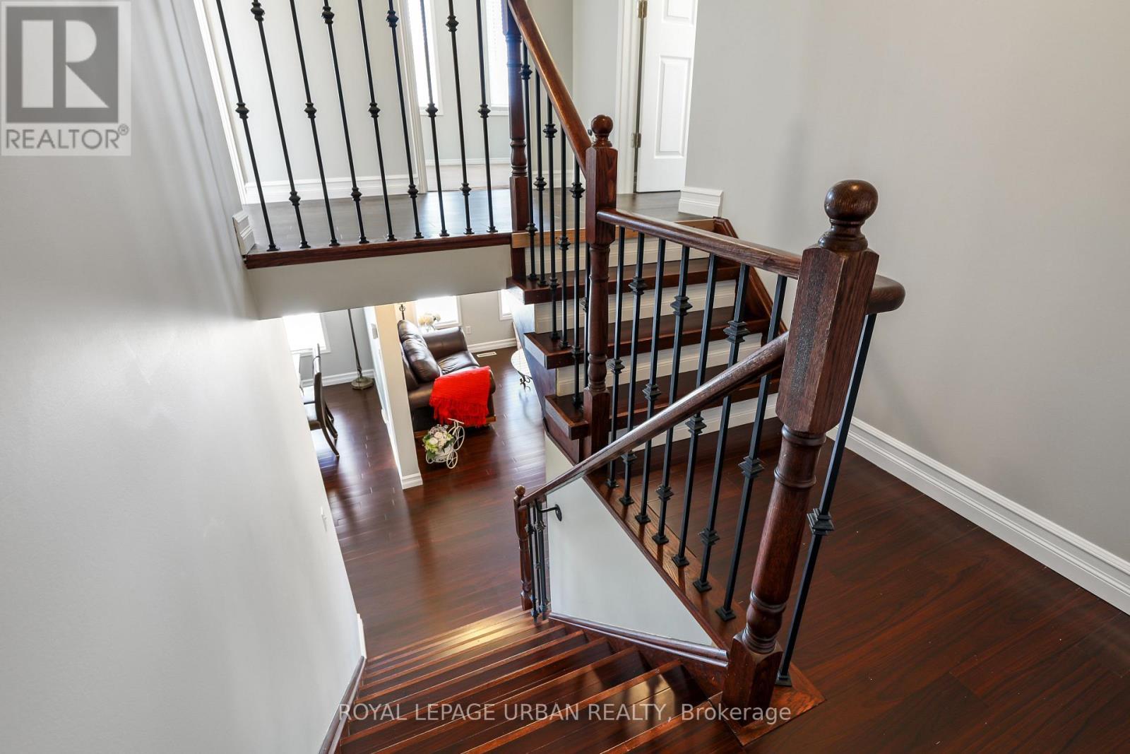 












1081 KESWICK COURT

,
Oshawa,




Ontario
L1K2V2

