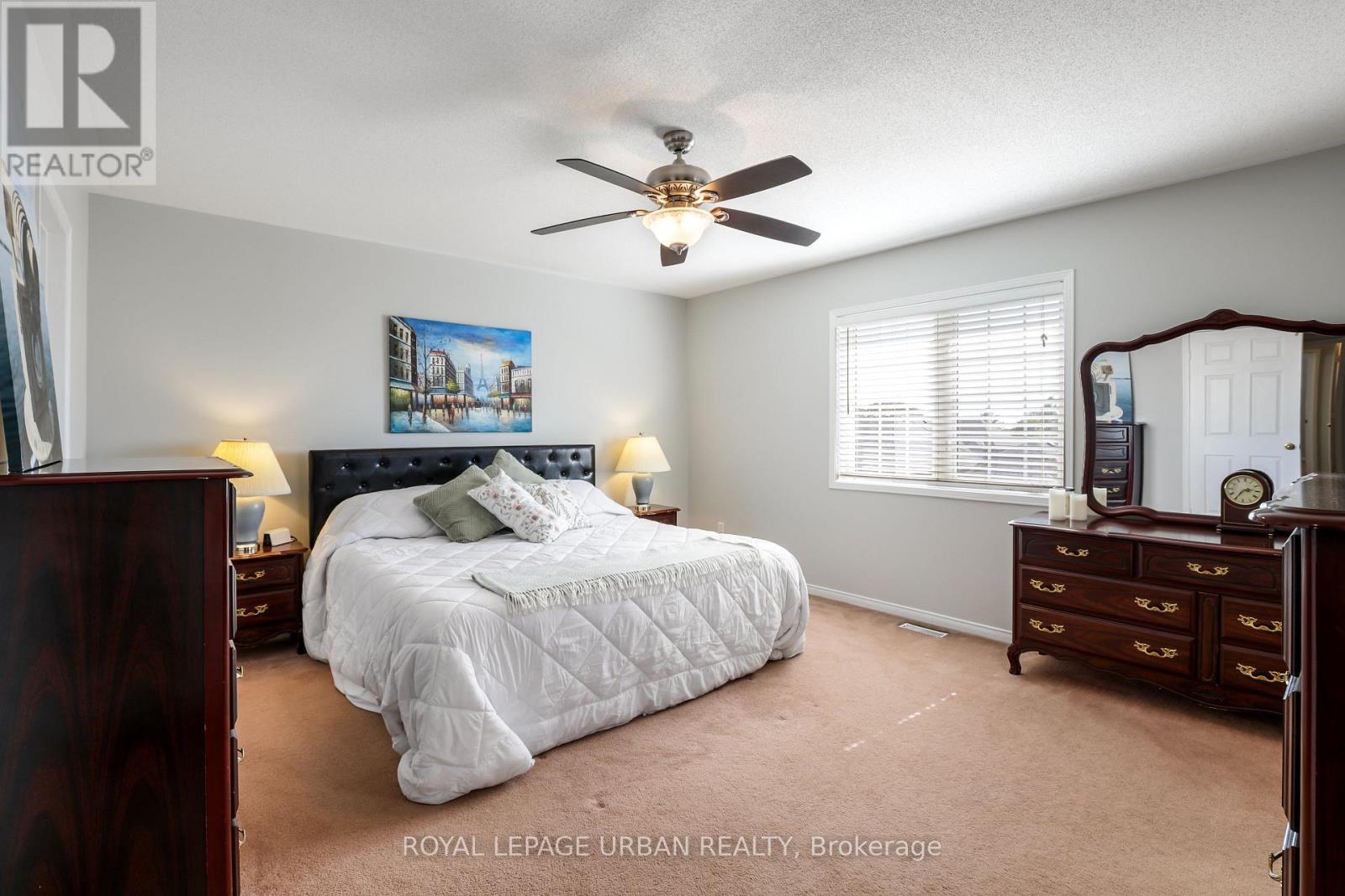 












1081 KESWICK COURT

,
Oshawa,




Ontario
L1K2V2

