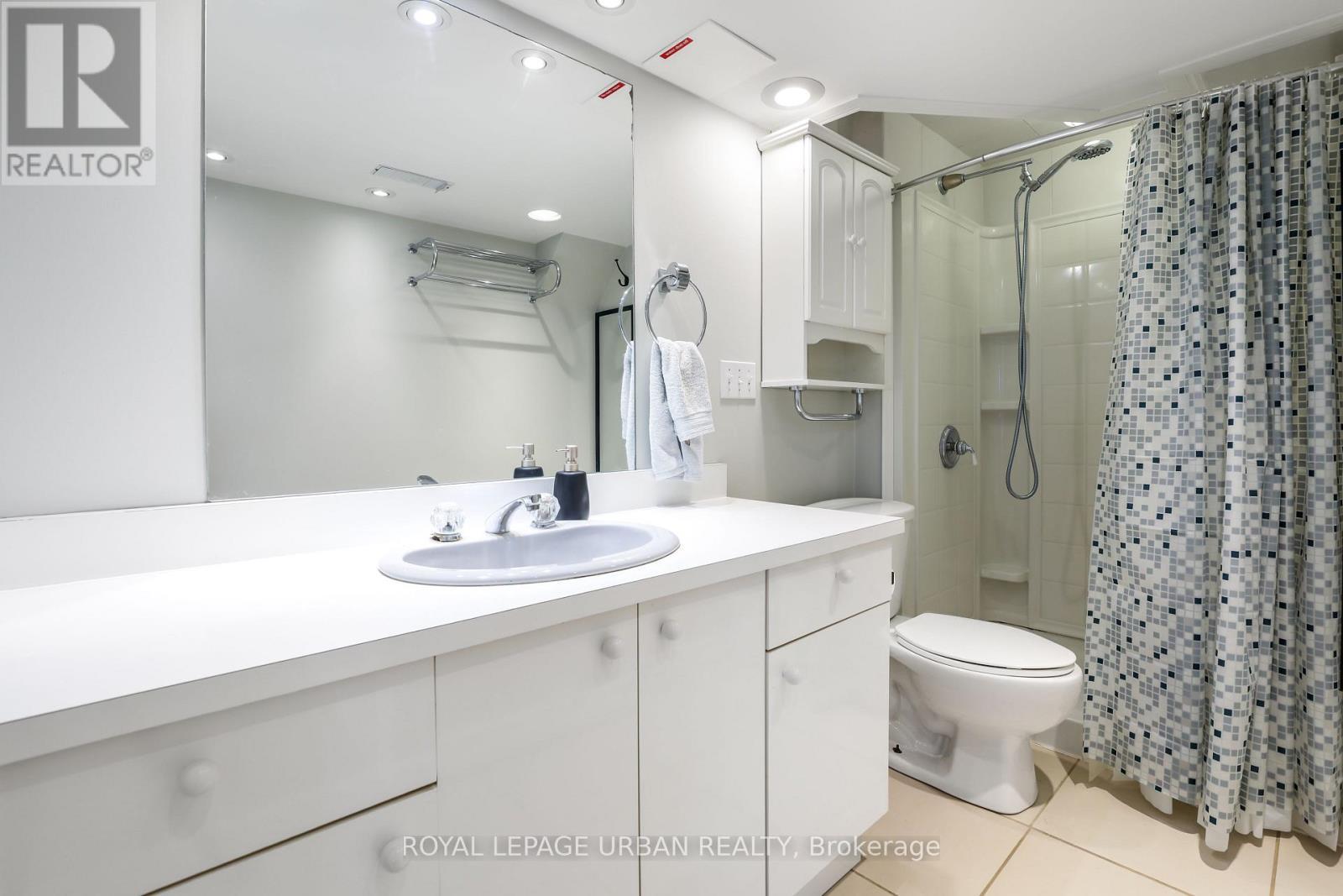 












1081 KESWICK COURT

,
Oshawa,




Ontario
L1K2V2

