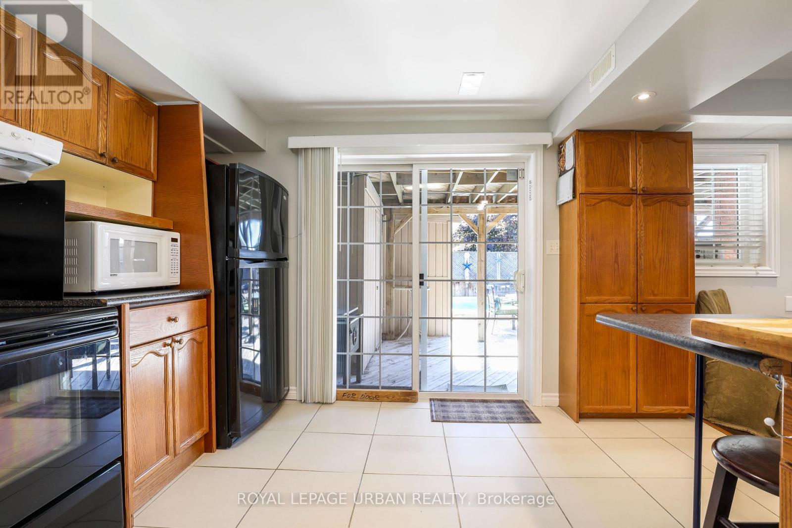 












1081 KESWICK COURT

,
Oshawa,




Ontario
L1K2V2

