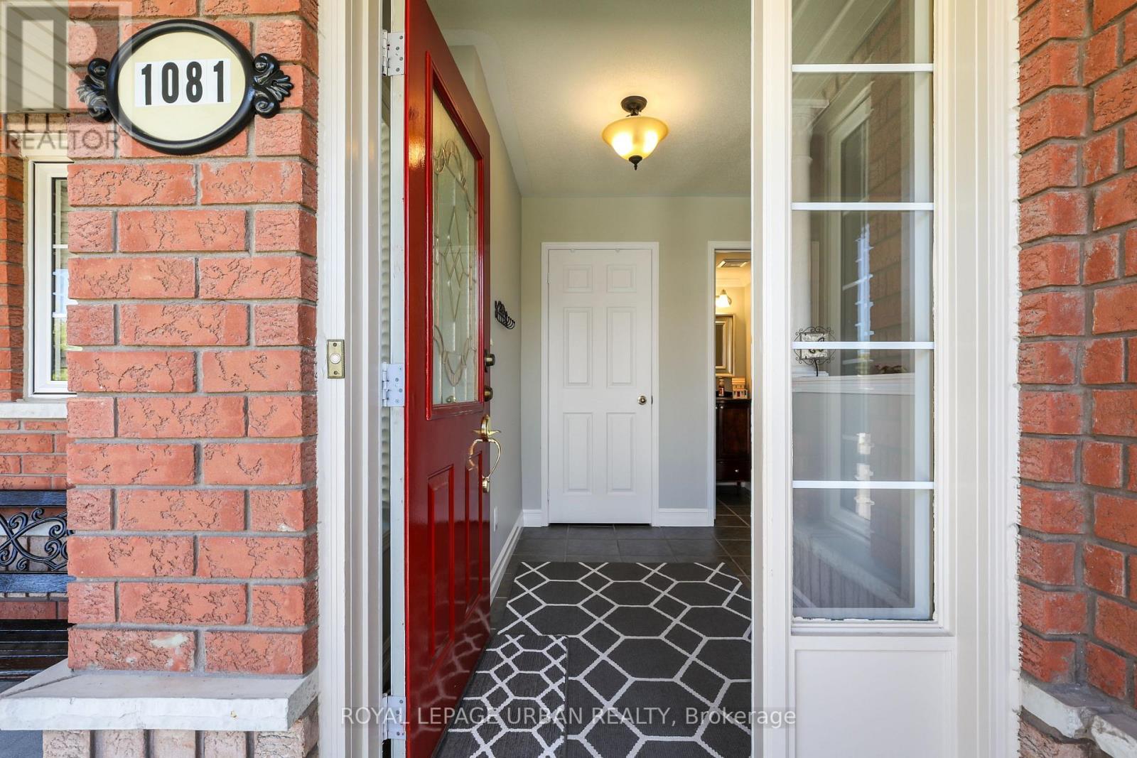 












1081 KESWICK COURT

,
Oshawa,




Ontario
L1K2V2

