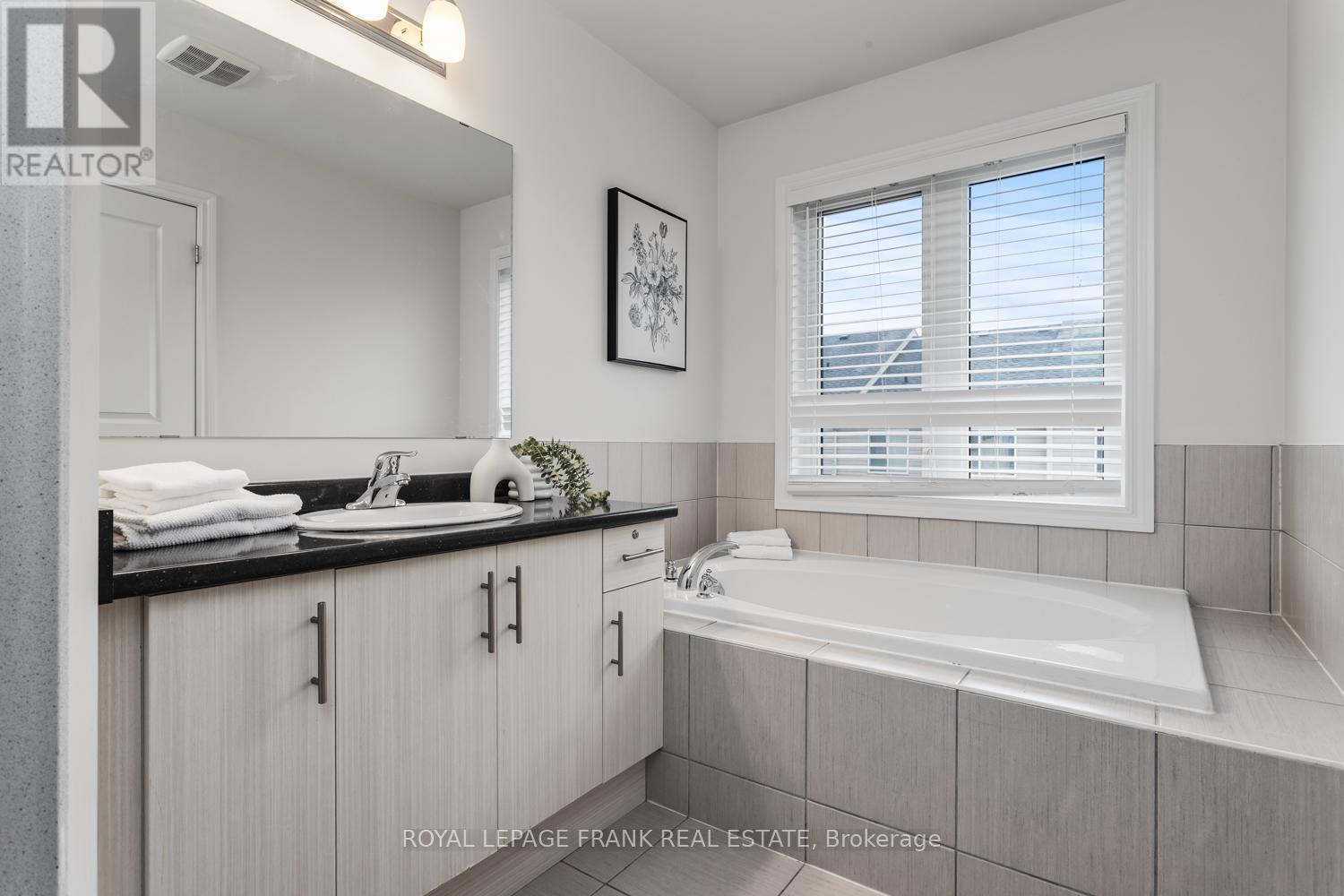 












2353 HILL RISE STREET

,
Oshawa (Windfields),




Ontario
L1L0G8

