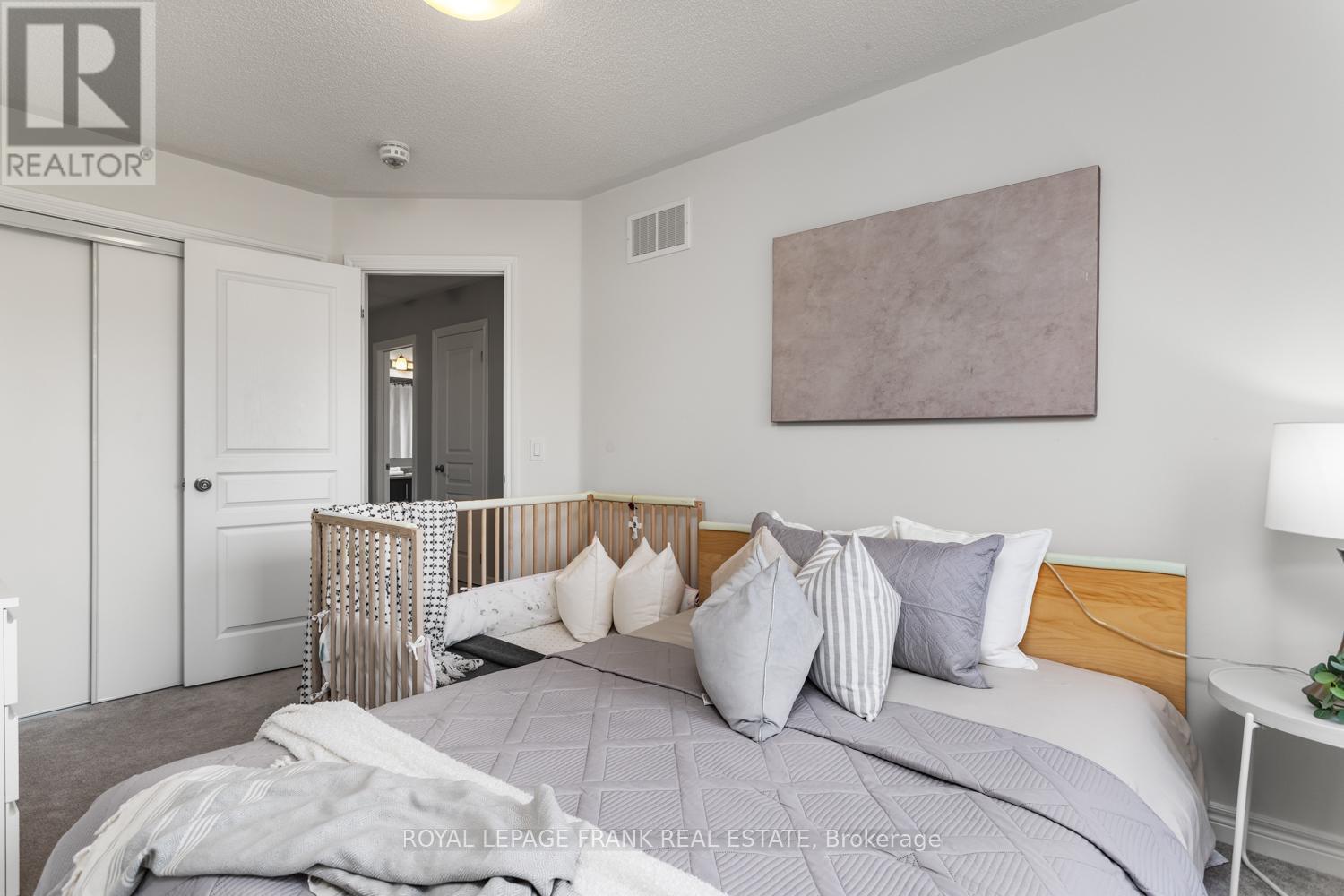 












2353 HILL RISE STREET

,
Oshawa (Windfields),




Ontario
L1L0G8

