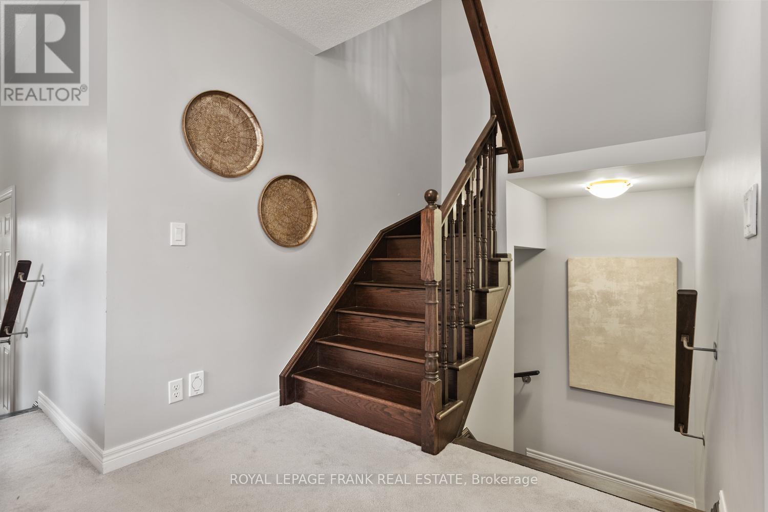 












2353 HILL RISE STREET

,
Oshawa (Windfields),




Ontario
L1L0G8

