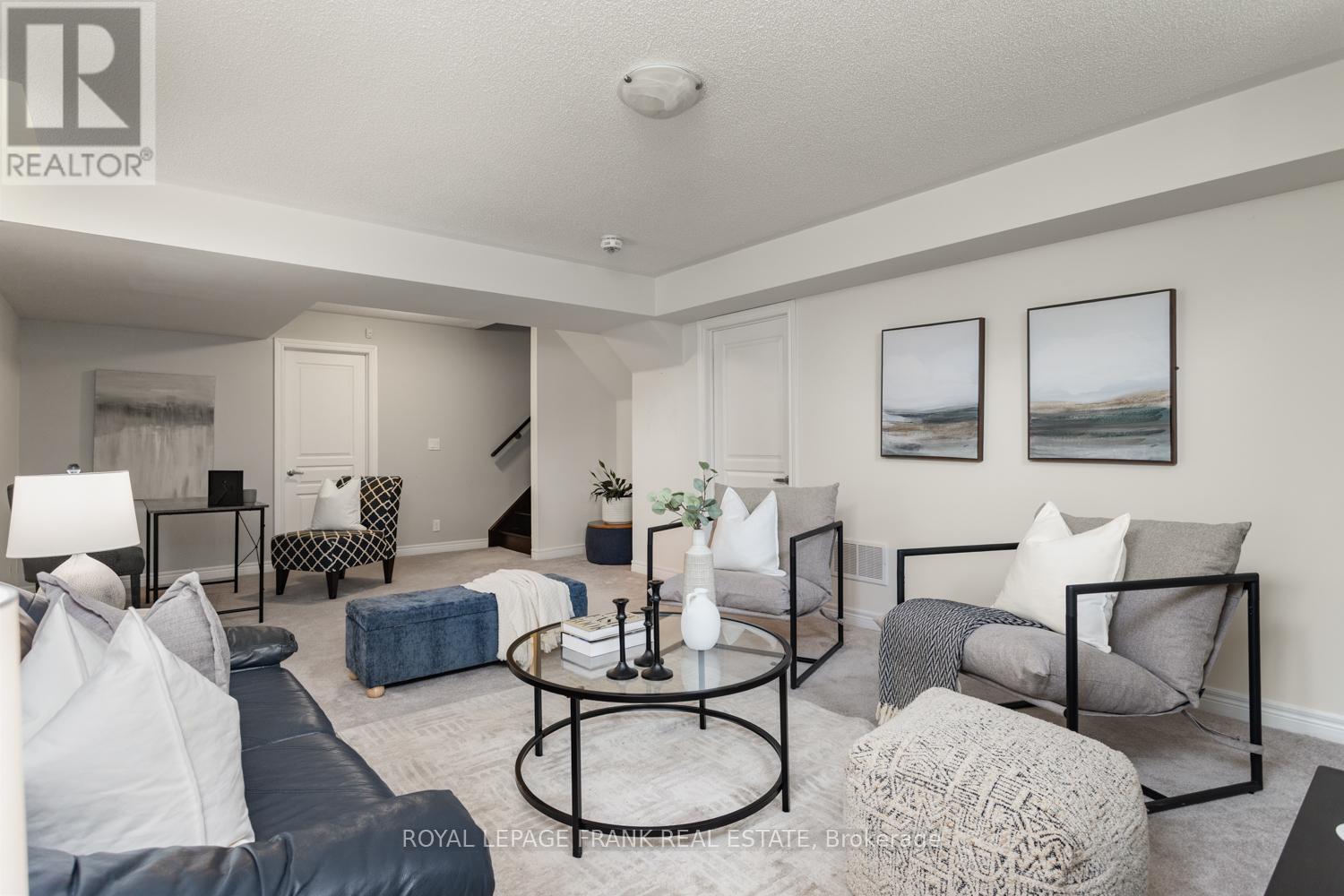 












2353 HILL RISE STREET

,
Oshawa (Windfields),




Ontario
L1L0G8

