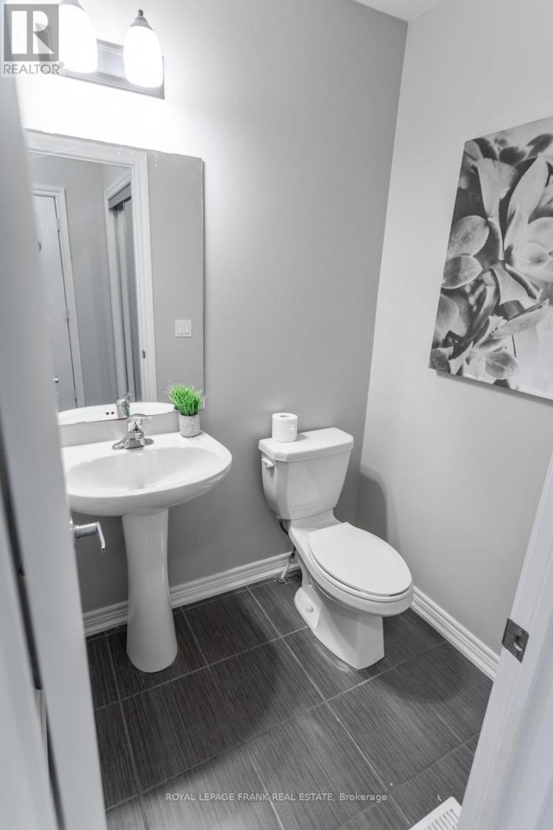 












2353 HILL RISE STREET

,
Oshawa (Windfields),




Ontario
L1L0G8

