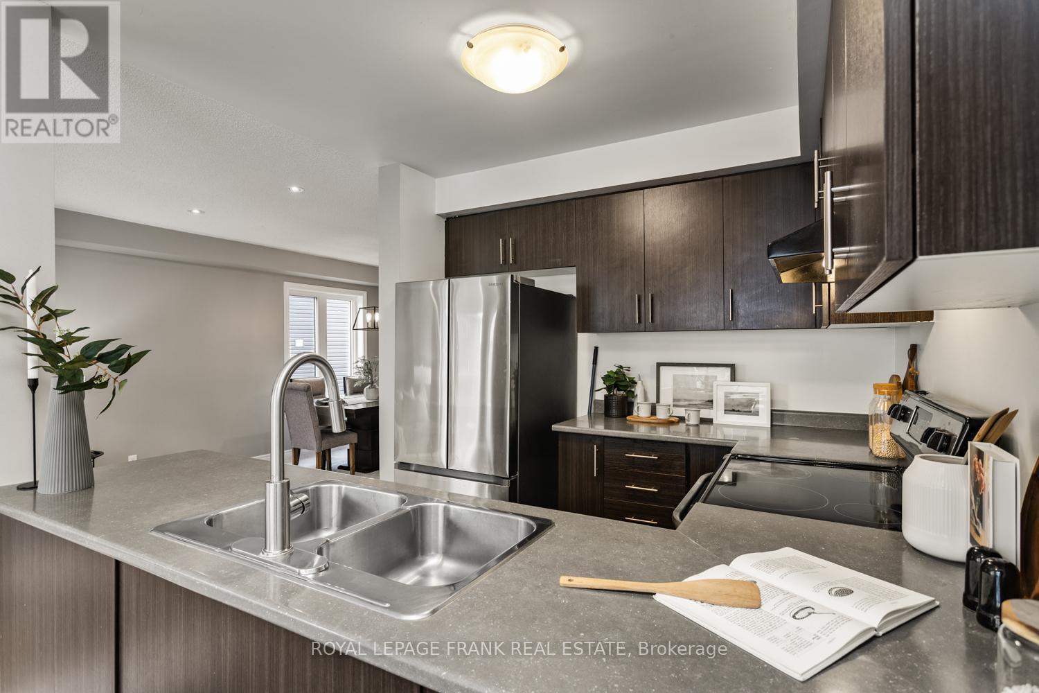 












2353 HILL RISE STREET

,
Oshawa (Windfields),




Ontario
L1L0G8

