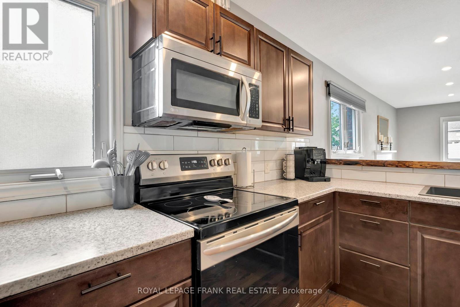 












107 FULTON STREET

,
Brantford,




Ontario
N3R4E9

