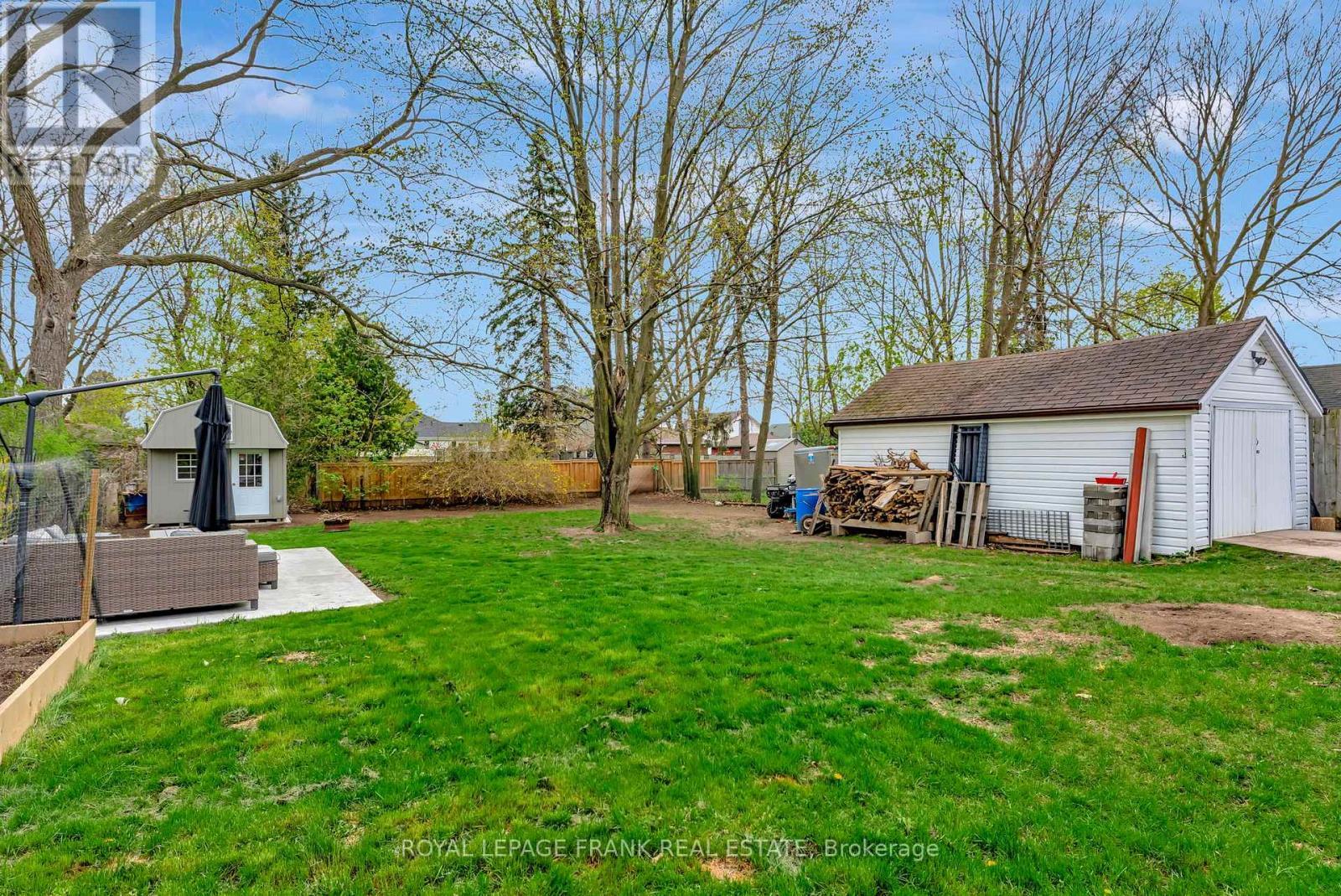 












107 FULTON STREET

,
Brantford,




Ontario
N3R4E9

