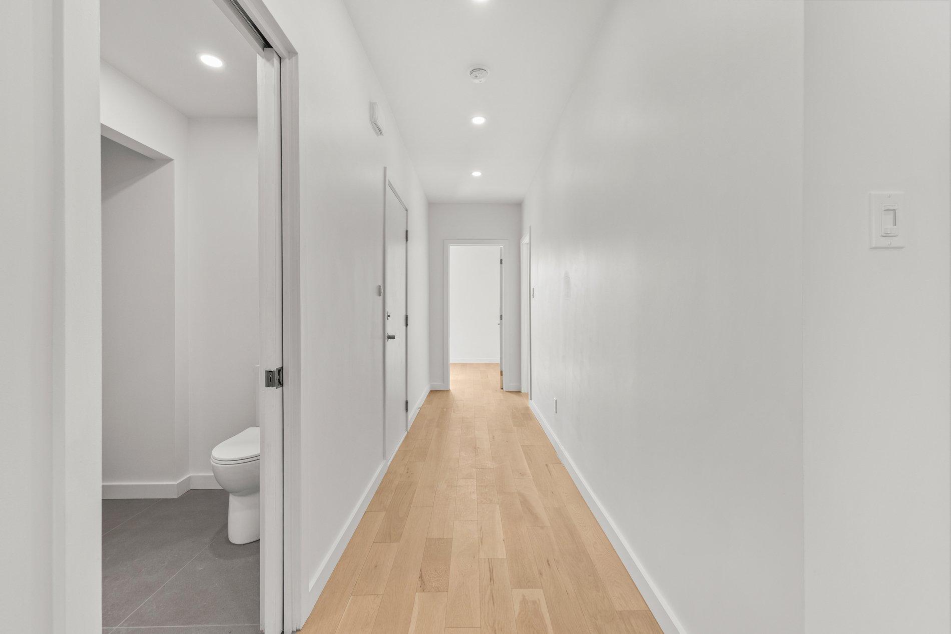 









7591


Rue St-Hubert

,
Montréal (Villeray/Saint-Michel/Parc-Extension),




QC
H2R2N7

