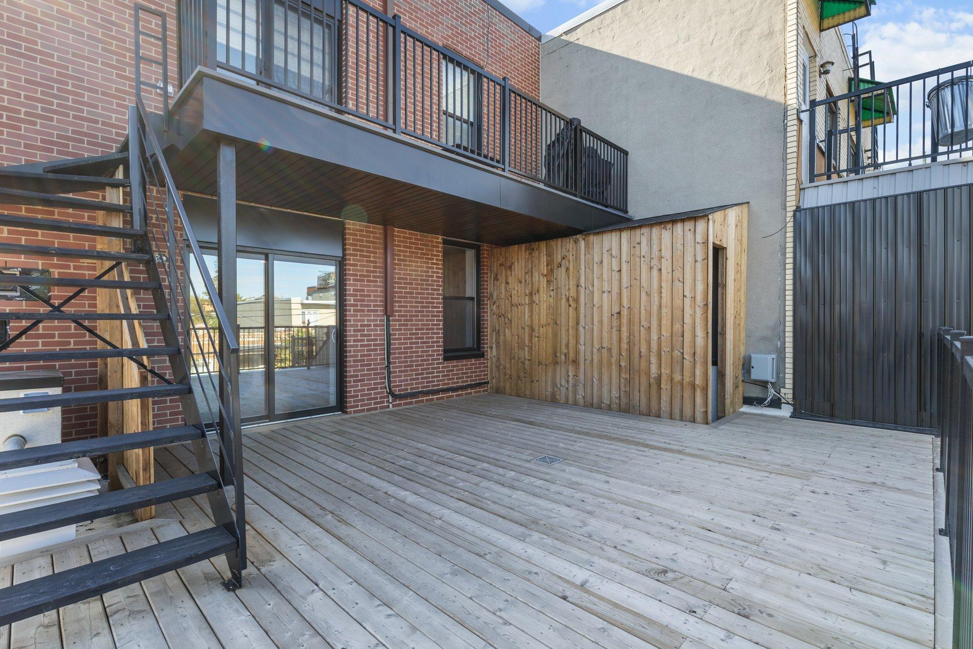 









7591


Rue St-Hubert

,
Montréal (Villeray/Saint-Michel/Parc-Extension),




QC
H2R2N7

