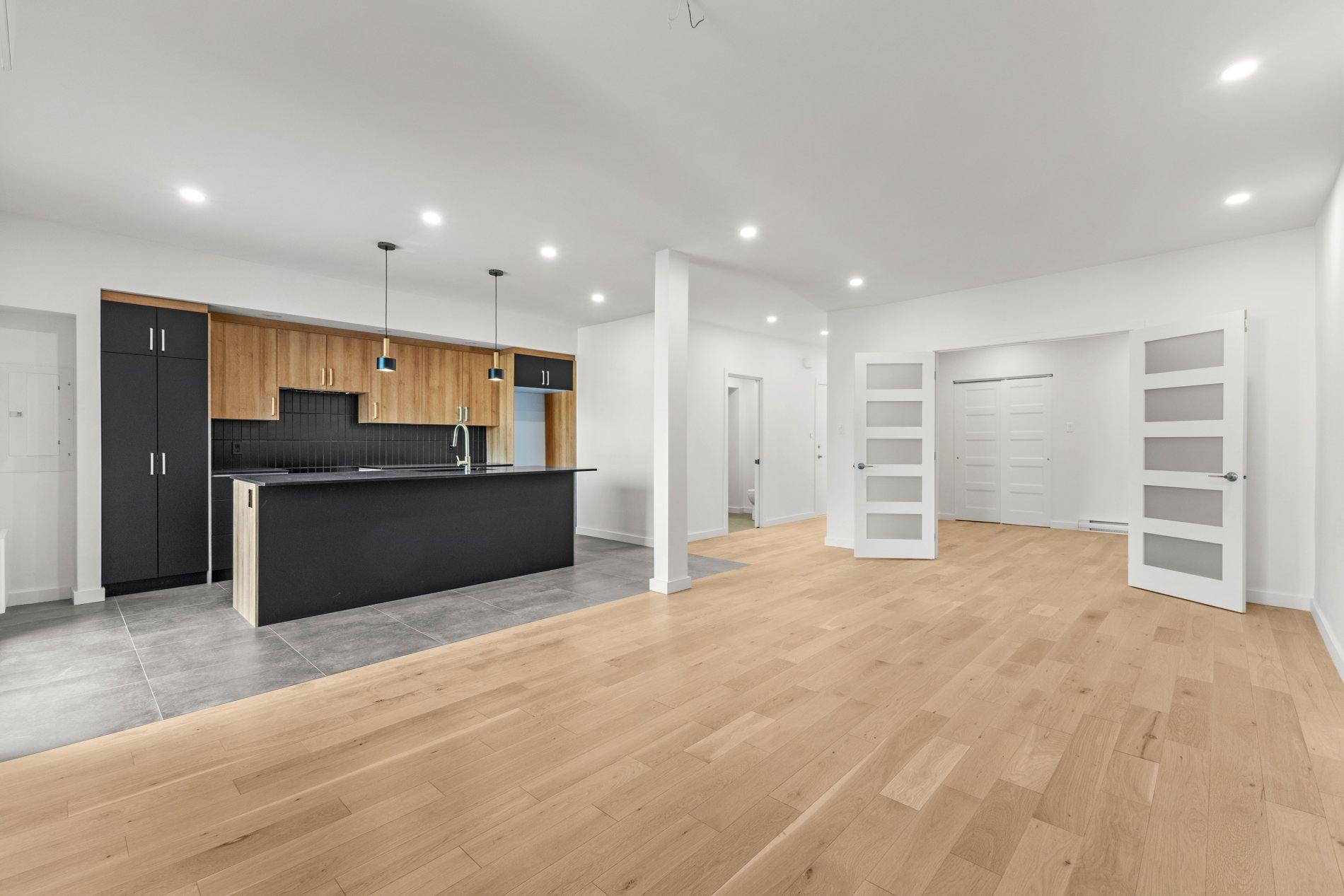 









7591


Rue St-Hubert

,
Montréal (Villeray/Saint-Michel/Parc-Extension),




QC
H2R2N7

