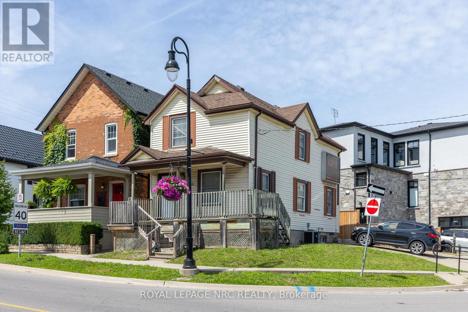 












44 CARLISLE STREET

,
St. Catharines,




Ontario
L2R4H4

