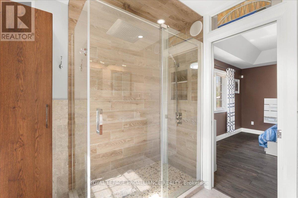 












685 COUNTY ROAD 28

,
Prince Edward County (Ameliasburg Ward),




Ontario
K8N4Z7


