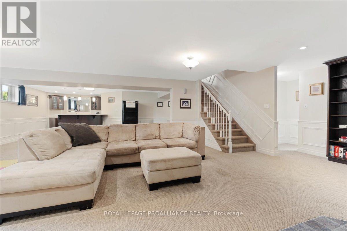 












685 COUNTY ROAD 28

,
Prince Edward County (Ameliasburg Ward),




Ontario
K8N4Z7

