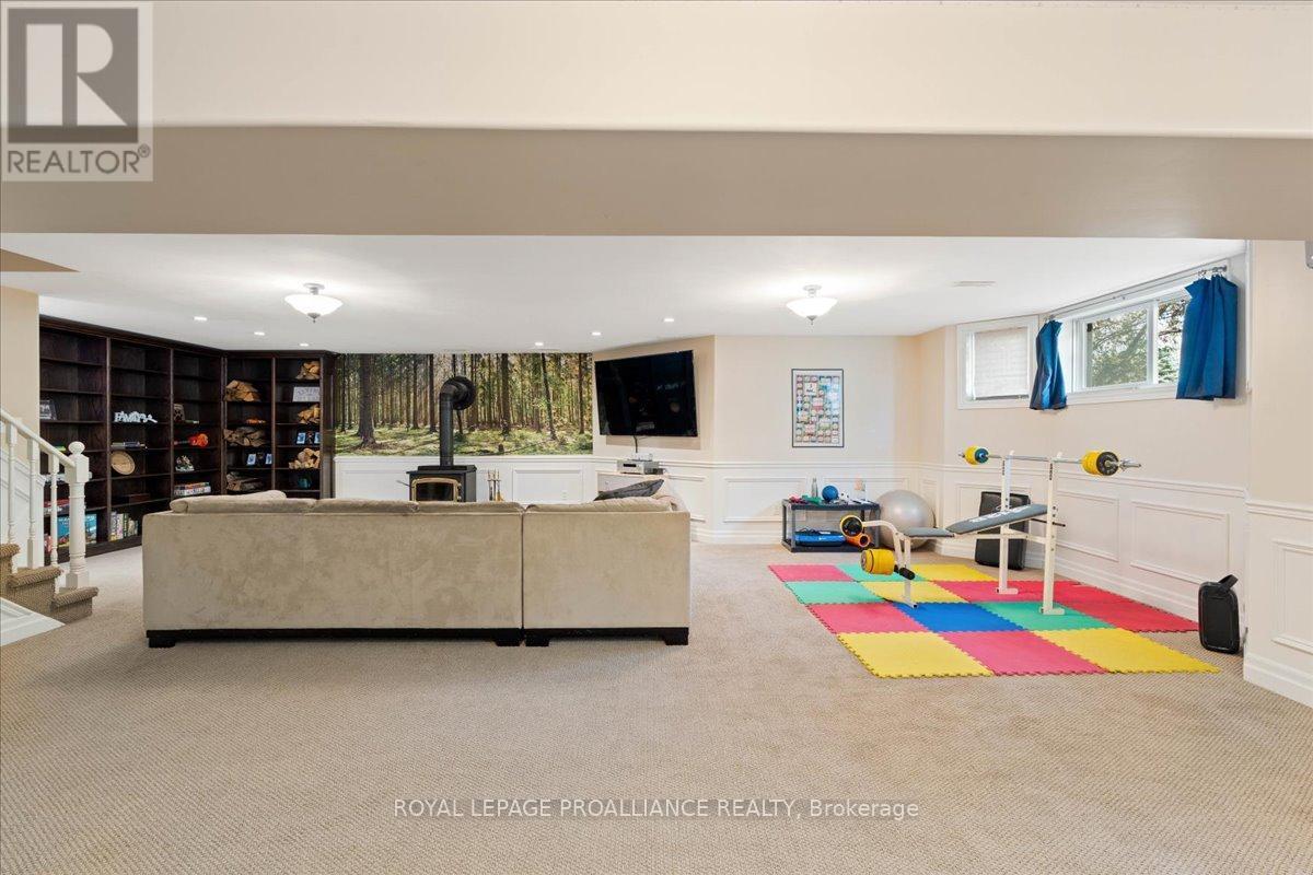 












685 COUNTY ROAD 28

,
Prince Edward County (Ameliasburg Ward),




Ontario
K8N4Z7

