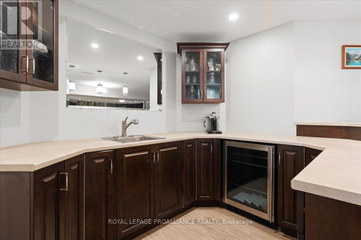 












685 COUNTY ROAD 28

,
Prince Edward County (Ameliasburg Ward),




Ontario
K8N4Z7

