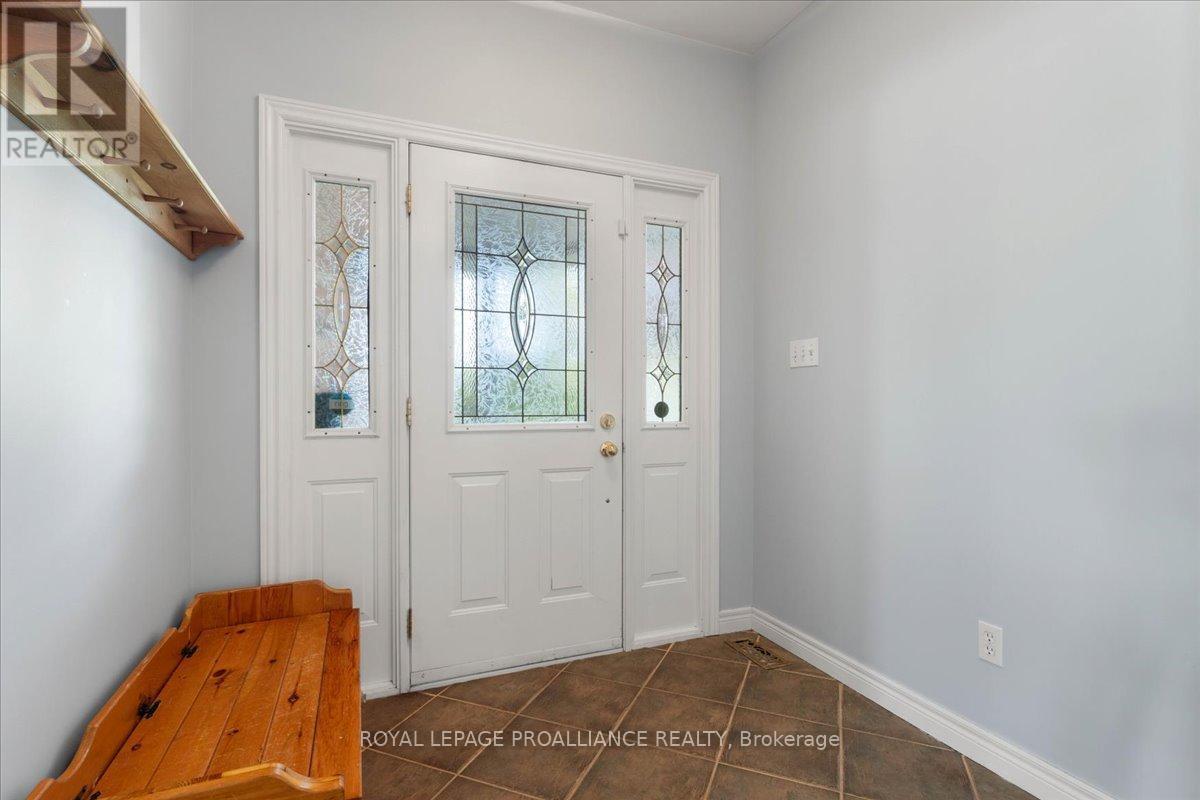












685 COUNTY ROAD 28

,
Prince Edward County (Ameliasburg Ward),




Ontario
K8N4Z7

