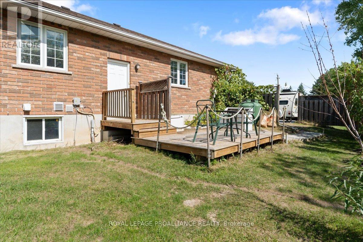 












685 COUNTY ROAD 28

,
Prince Edward County (Ameliasburg Ward),




Ontario
K8N4Z7

