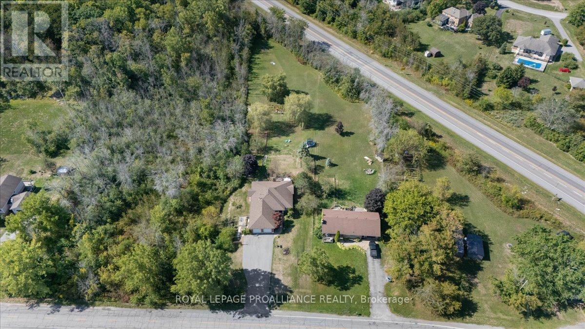 












685 COUNTY ROAD 28

,
Prince Edward County (Ameliasburg Ward),




Ontario
K8N4Z7

