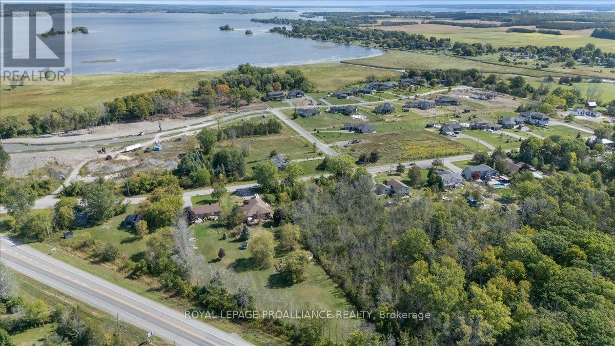 












685 COUNTY ROAD 28

,
Prince Edward County (Ameliasburg Ward),




Ontario
K8N4Z7

