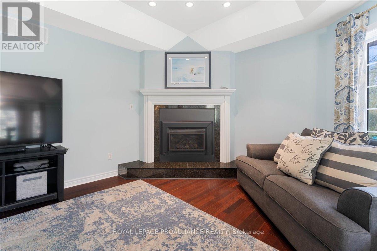 












685 COUNTY ROAD 28

,
Prince Edward County (Ameliasburg Ward),




Ontario
K8N4Z7

