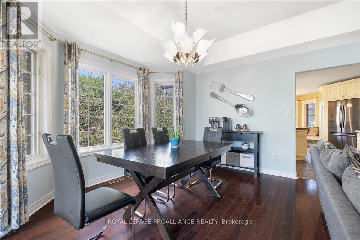 












685 COUNTY ROAD 28

,
Prince Edward County (Ameliasburg Ward),




Ontario
K8N4Z7

