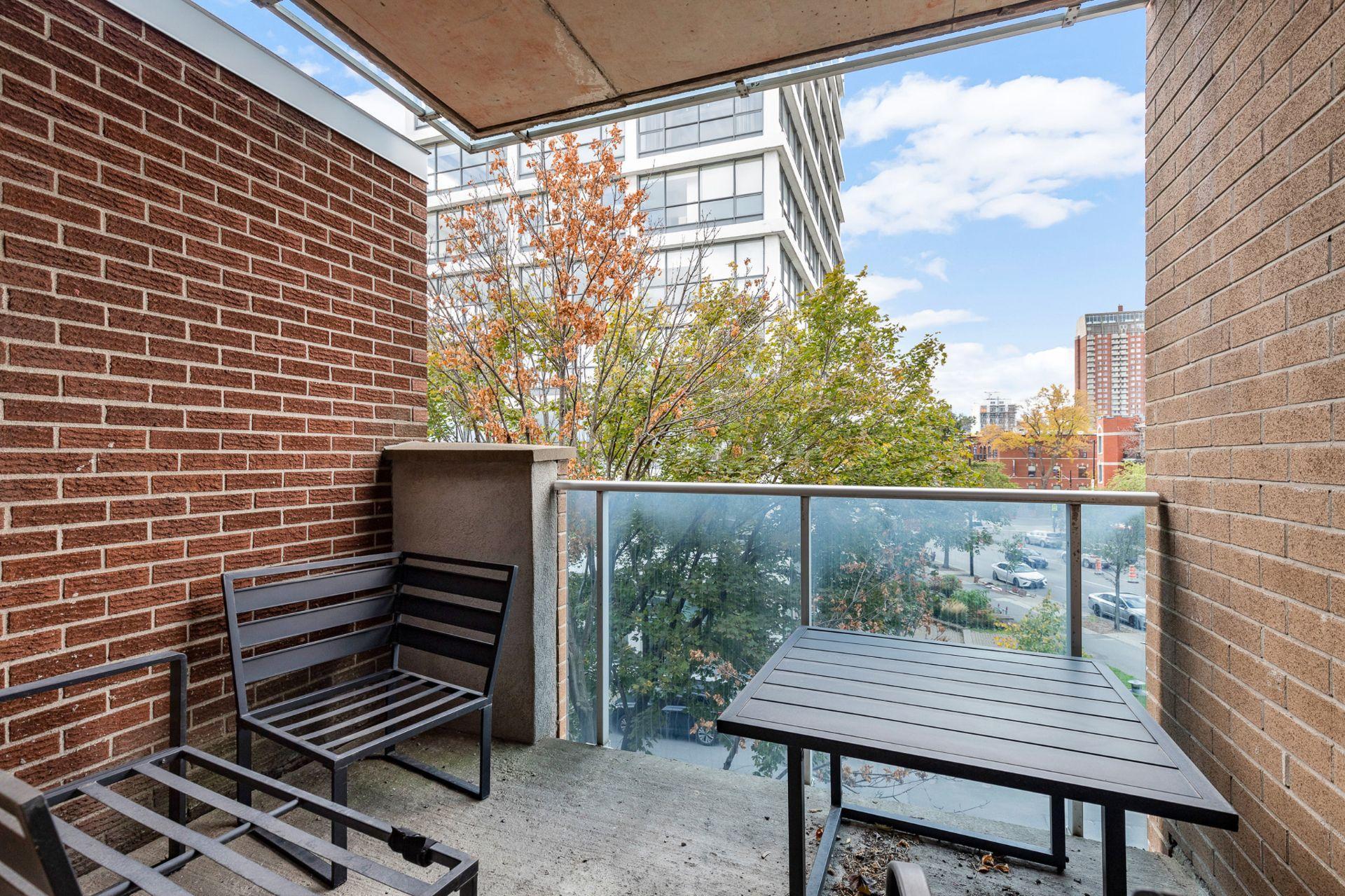 









2525


Av. des Érables

, 302,
Montréal (Ville-Marie),




QC
H2K3V4


