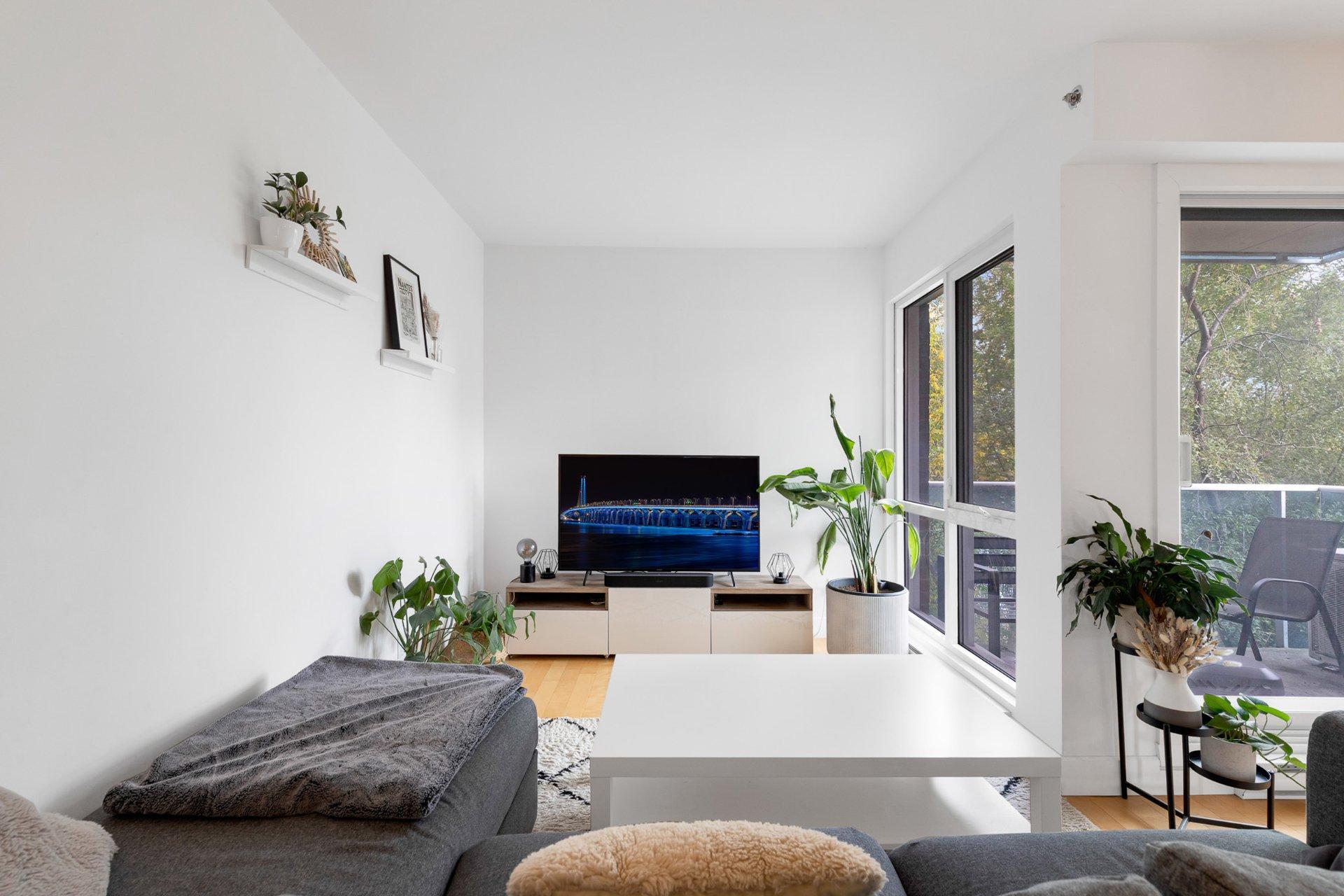 









2525


Av. des Érables

, 302,
Montréal (Ville-Marie),




QC
H2K3V4


