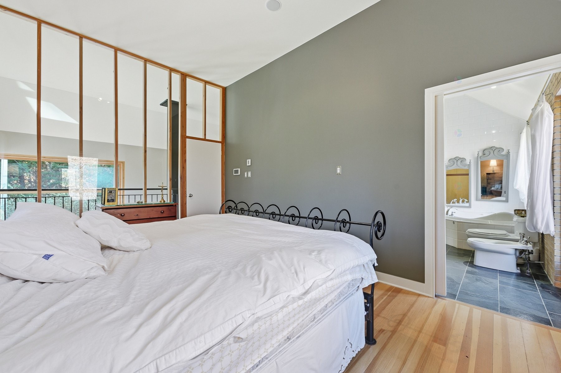 









967


Côte St-Gabriel O.

,
Saint-Sauveur,




QC
J0R1R1

