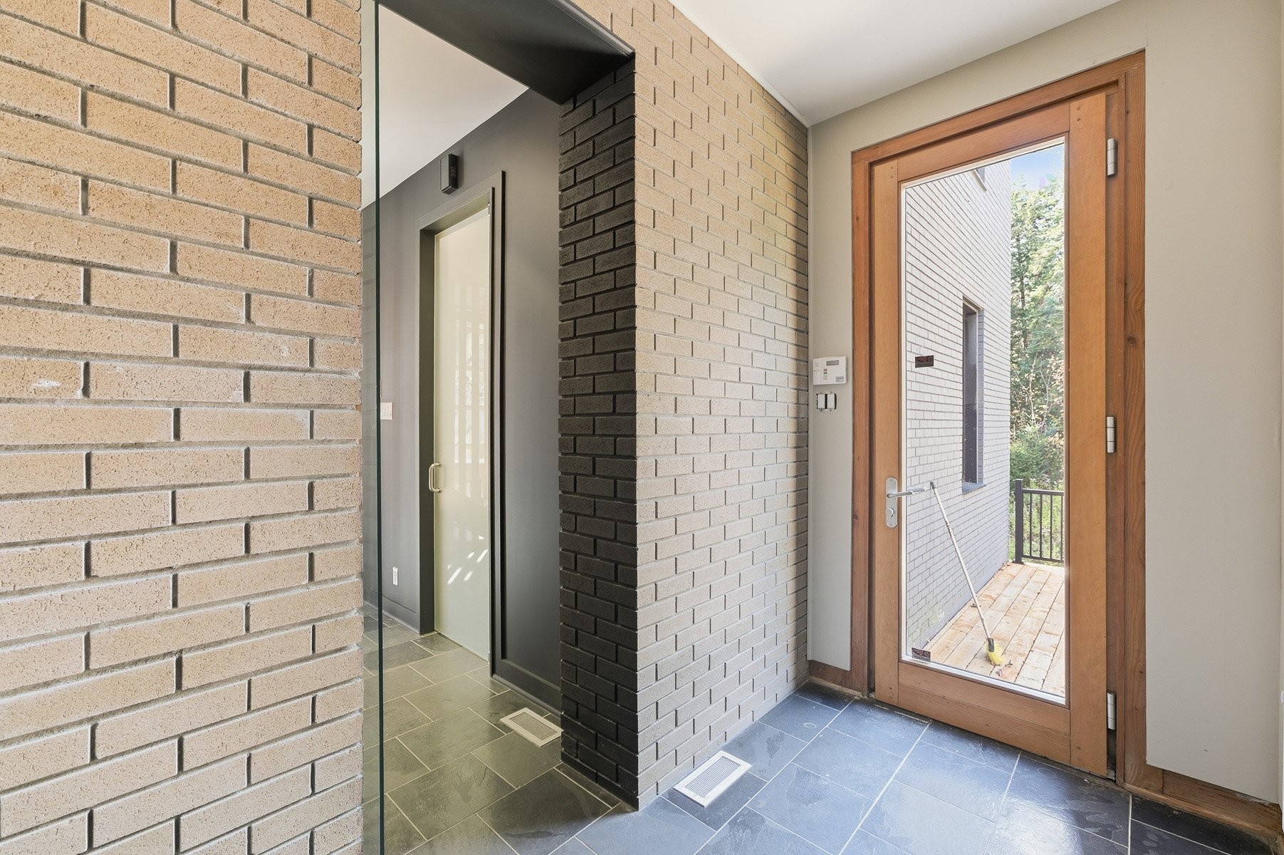 









967


Côte St-Gabriel O.

,
Saint-Sauveur,




QC
J0R1R1

