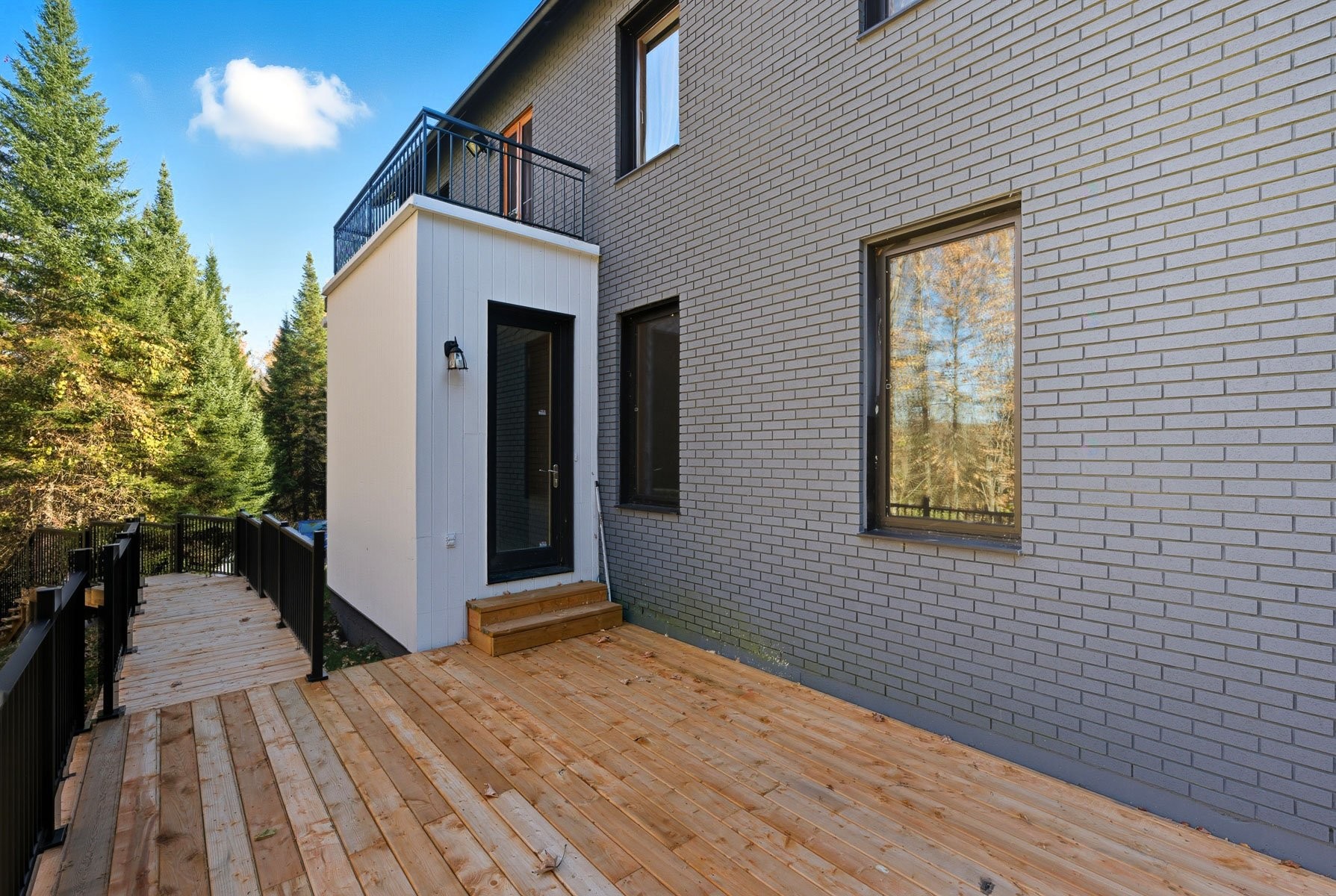 









967


Côte St-Gabriel O.

,
Saint-Sauveur,




QC
J0R1R1

