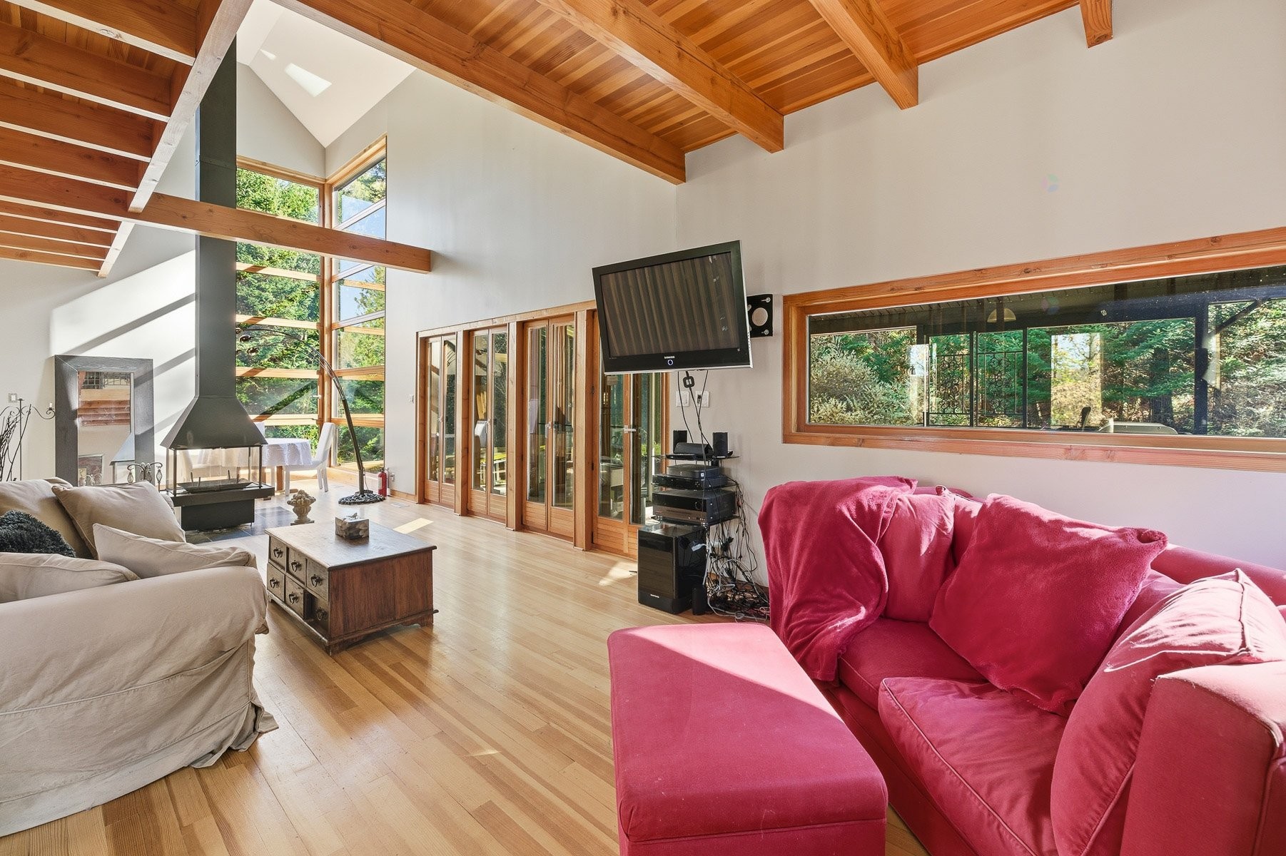 









967


Côte St-Gabriel O.

,
Saint-Sauveur,




QC
J0R1R1

