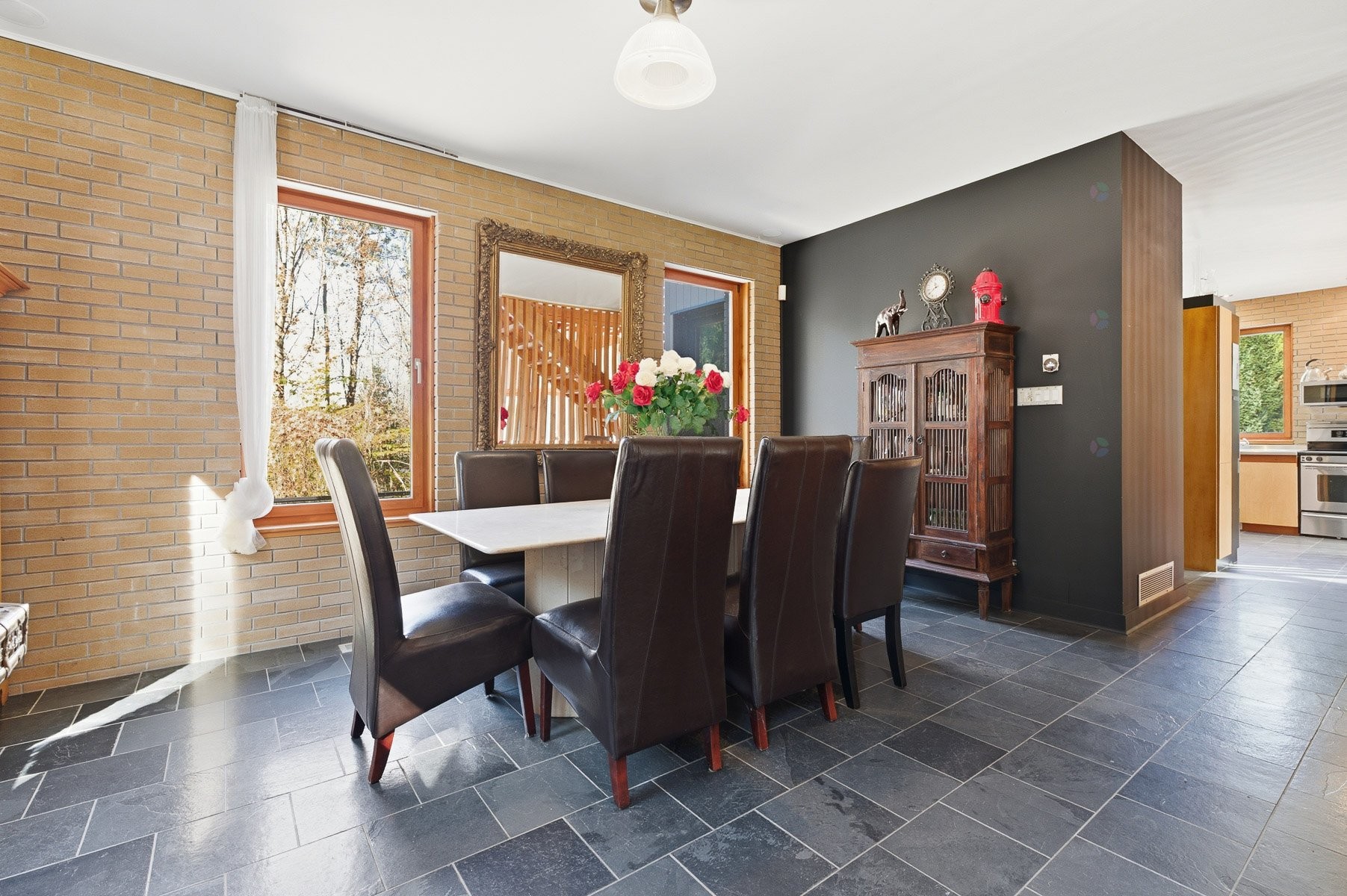 









967


Côte St-Gabriel O.

,
Saint-Sauveur,




QC
J0R1R1

