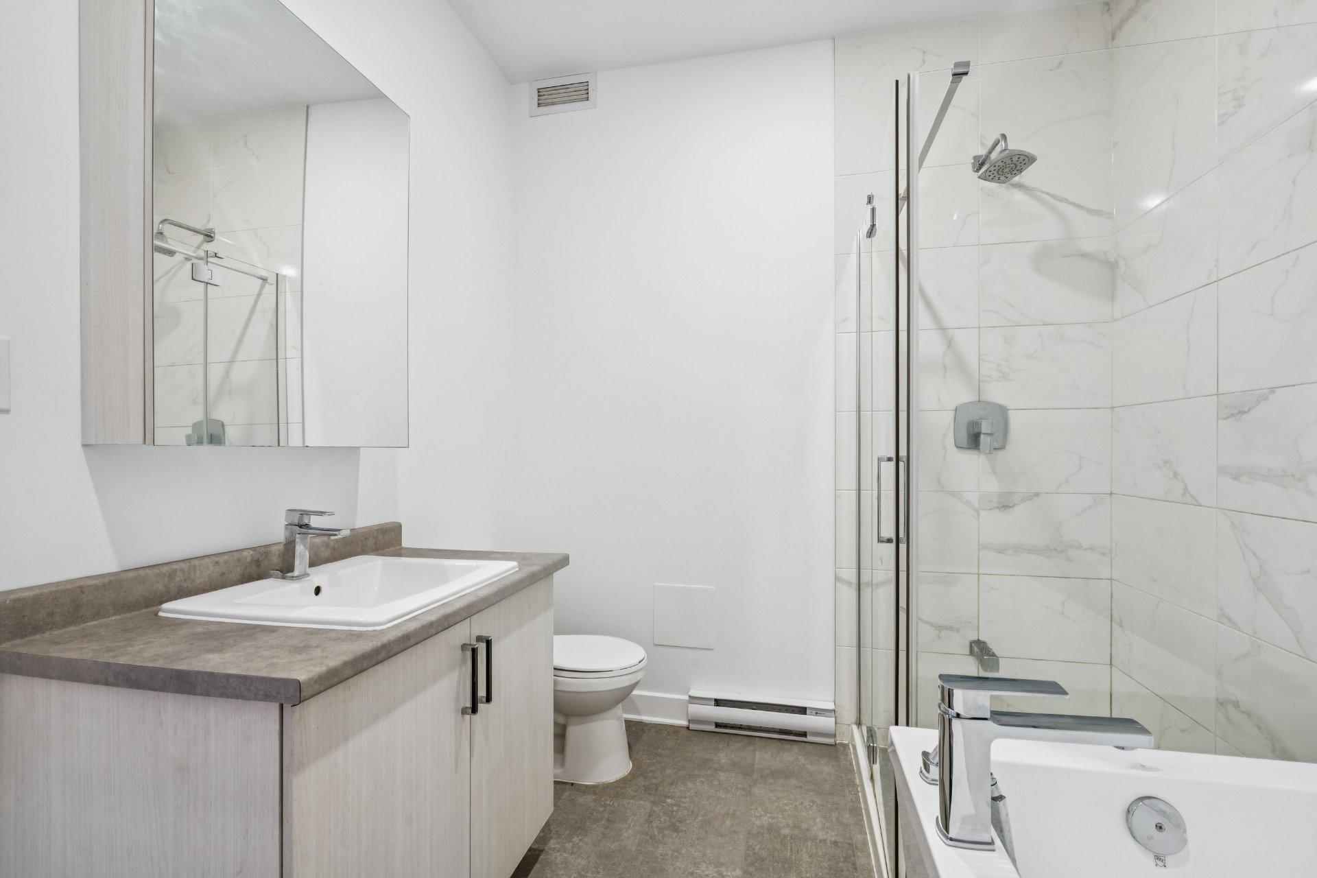 









576


Rue Salaberry

, 6,
Beauharnois,




QC
J6N2E1

