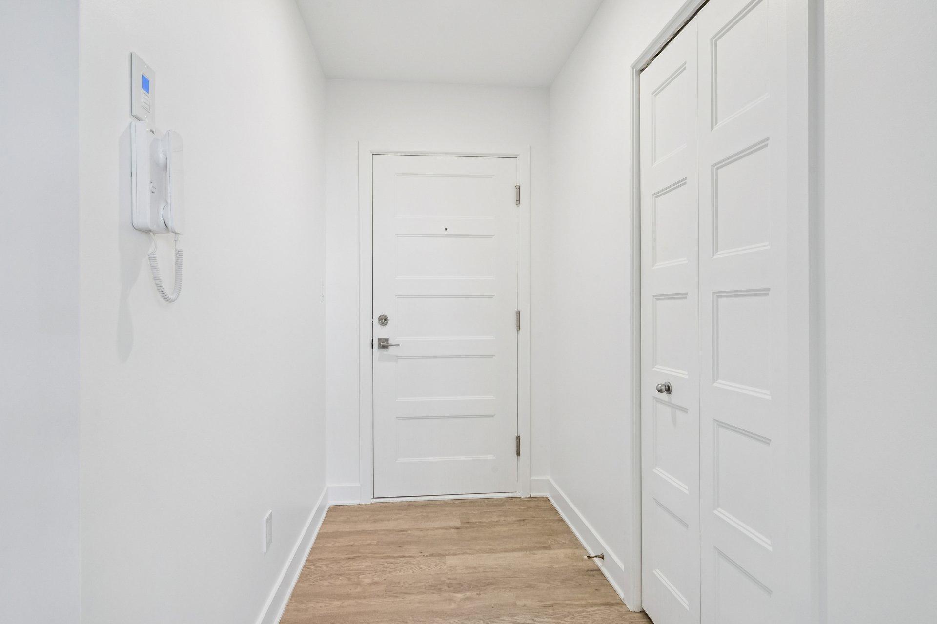 









576


Rue Salaberry

, 6,
Beauharnois,




QC
J6N2E1

