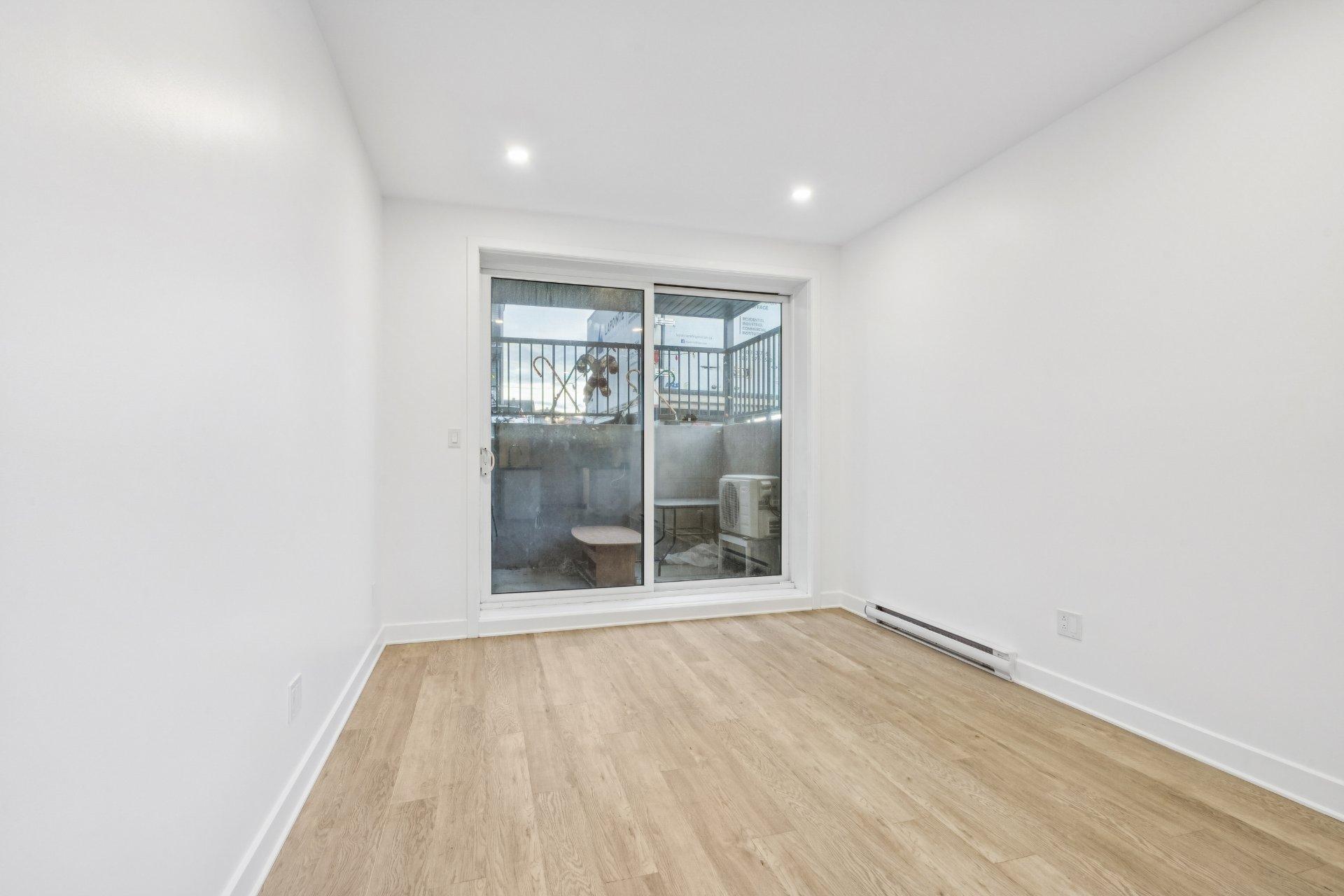 









576


Rue Salaberry

, 6,
Beauharnois,




QC
J6N2E1

